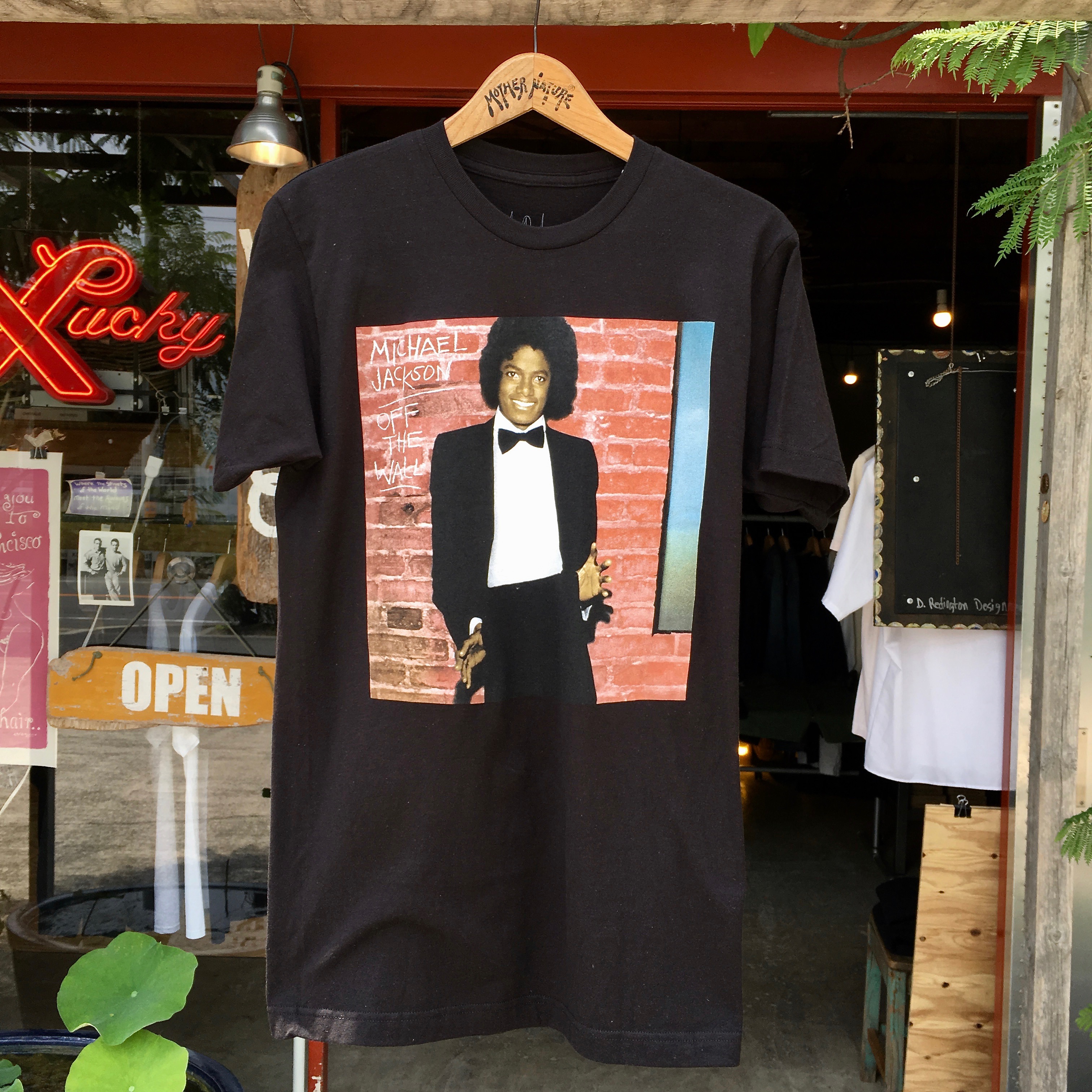 MJ OFF THE WALL CLOSEUP MENS TEE 