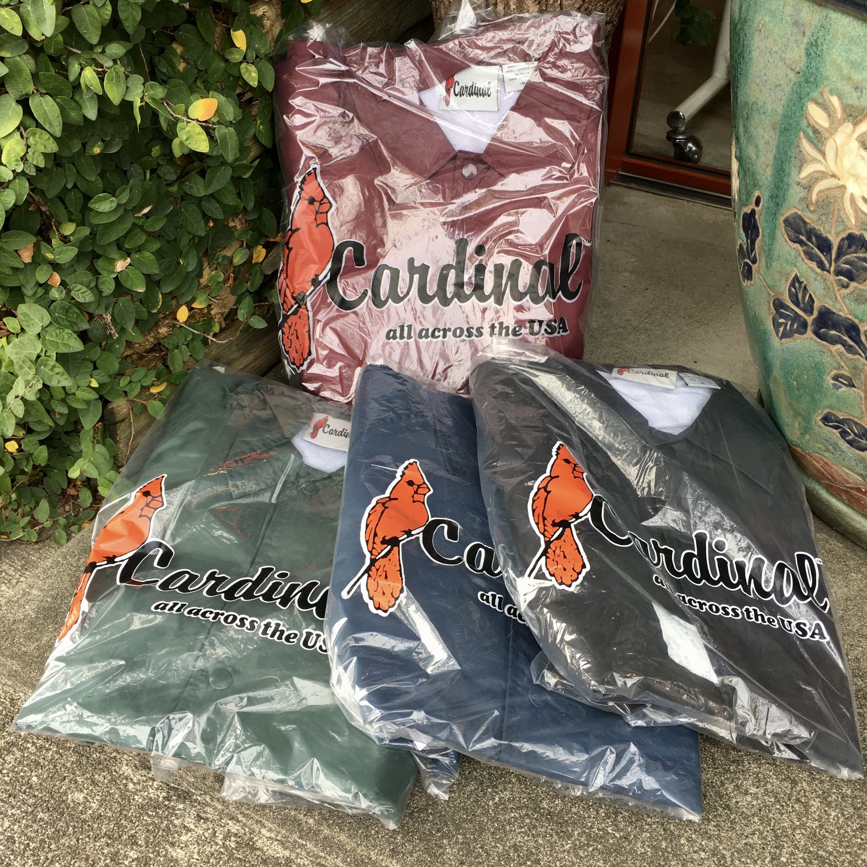 CARDINAL ACTIVEWEAR : NYLON WINDBREAKER