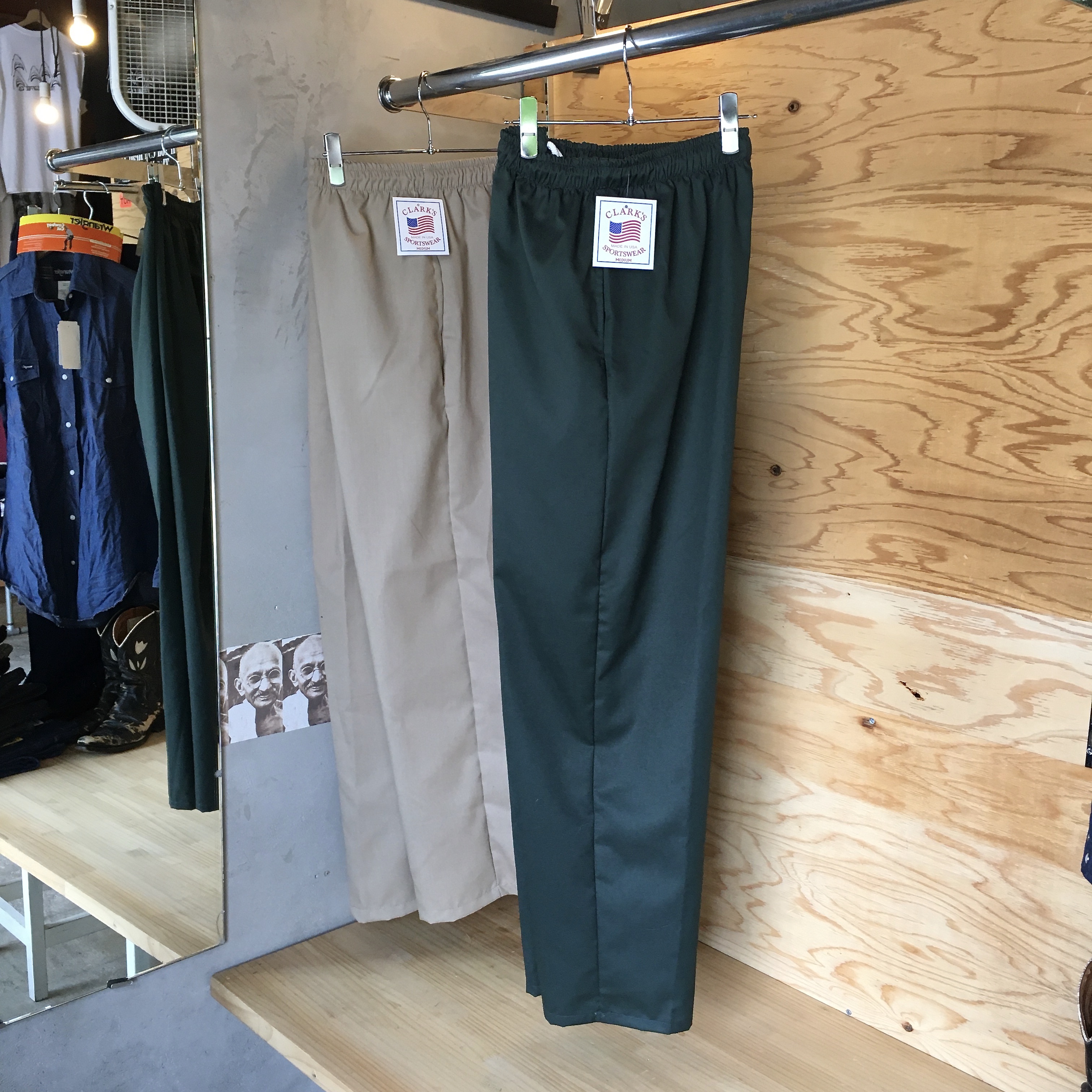 CLARK’S SPORTSWEAR : TWILL PANTS