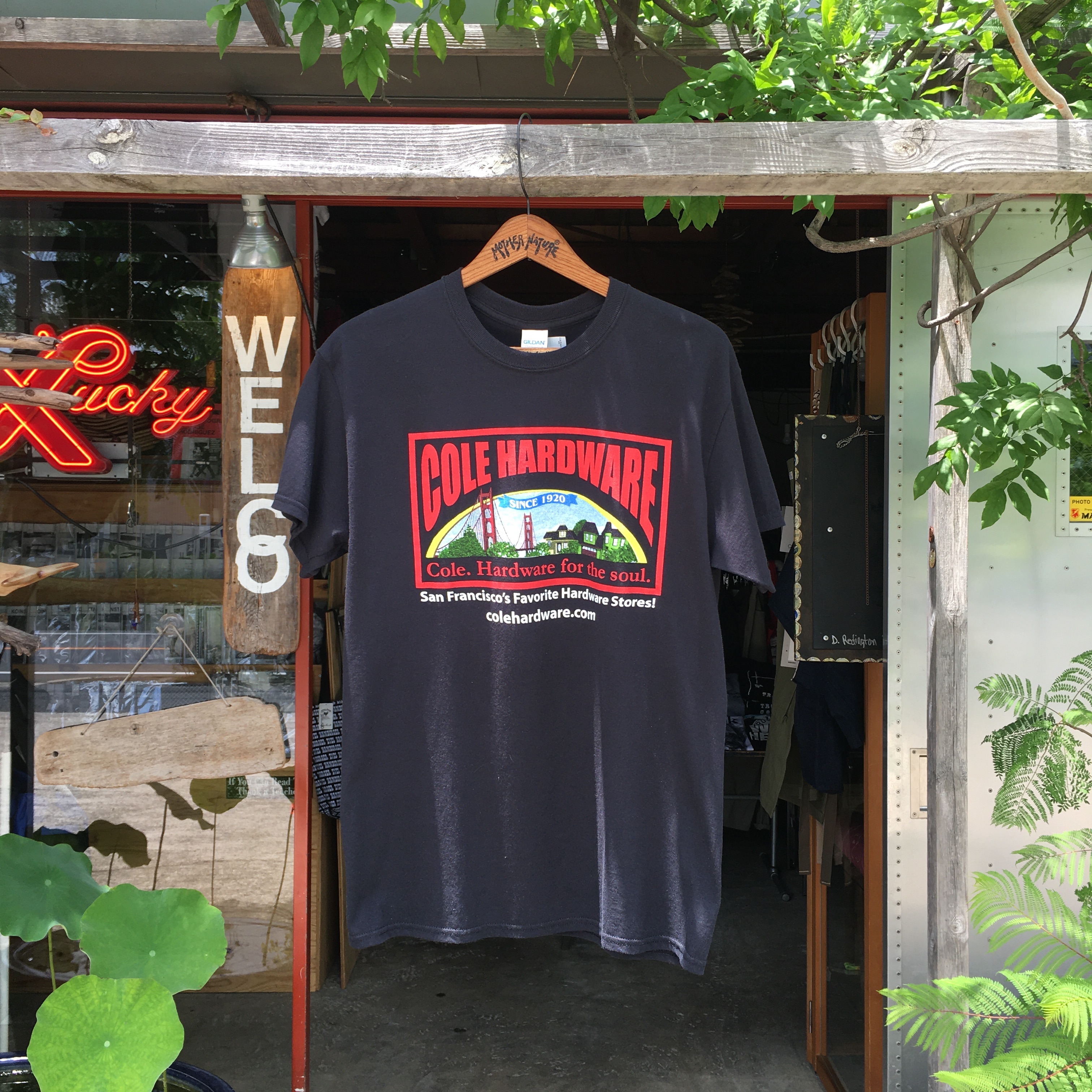 COLE HARDWARE T-SHIRTS/RED LOGO 