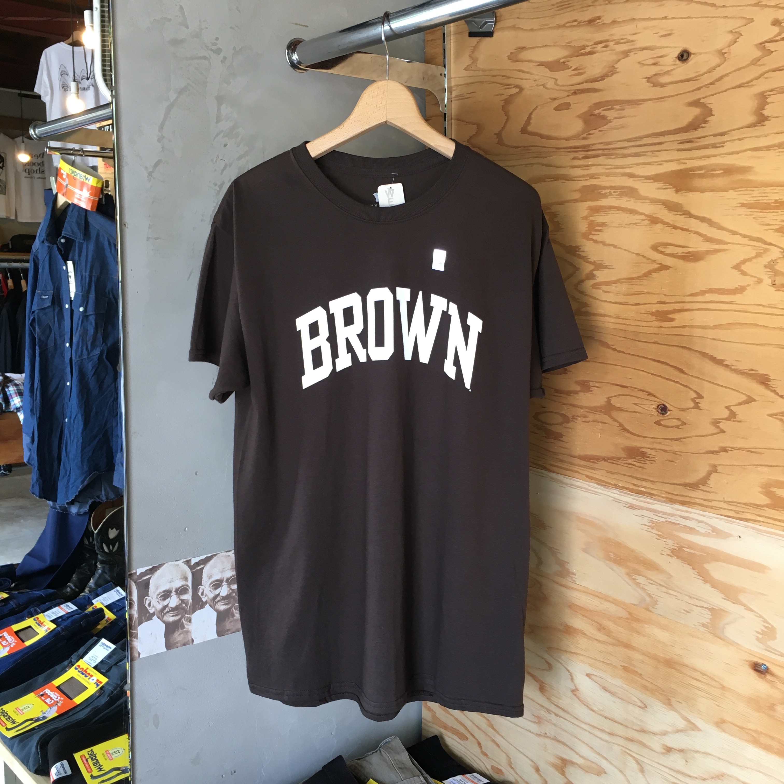 THE IVY SPORT:  BROWN CLASSIC T-SHIRTS