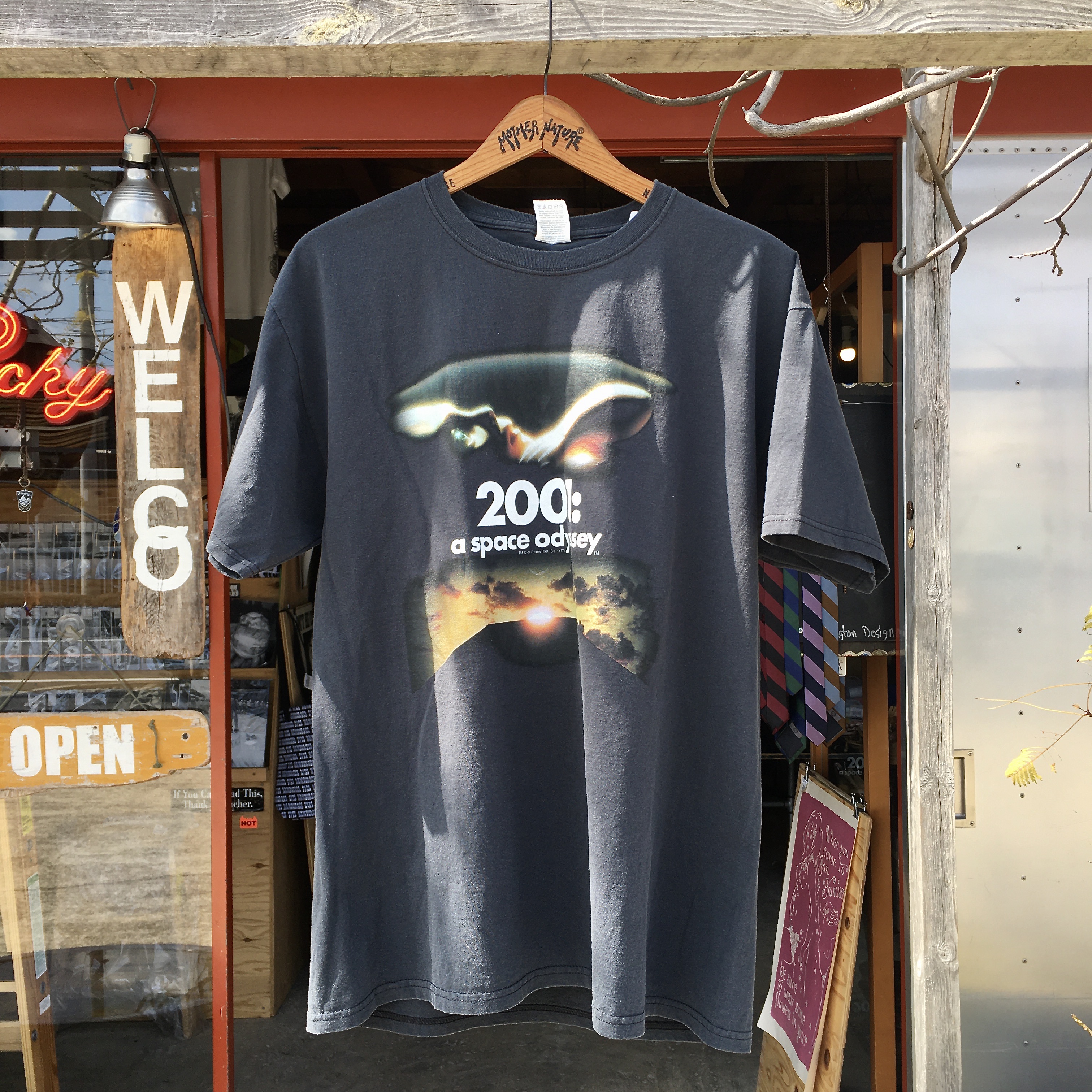 2001 A SPACE ODYSSEY PROLOGUE MENS TEE 