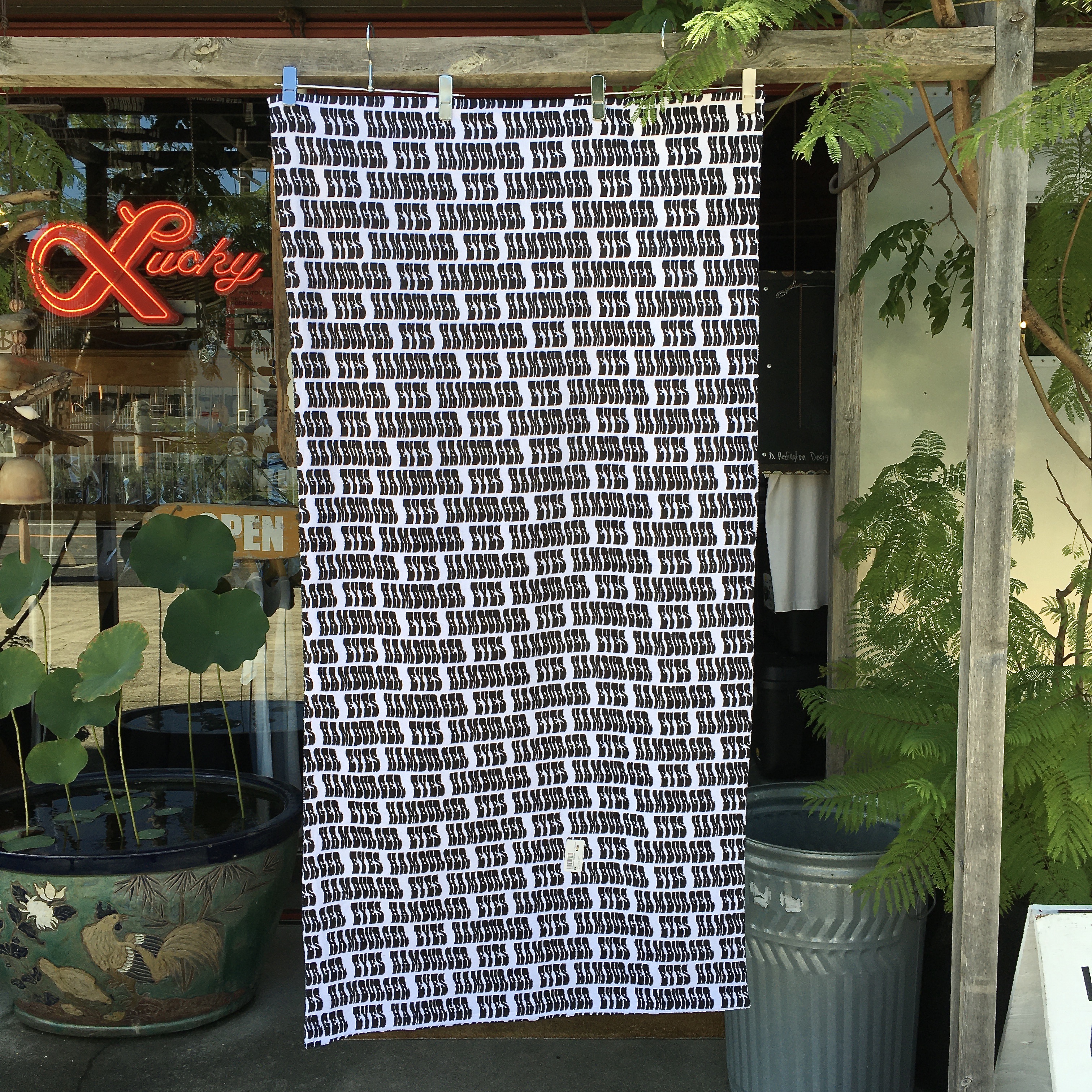 HAMBURGER EYES : Waves Towel