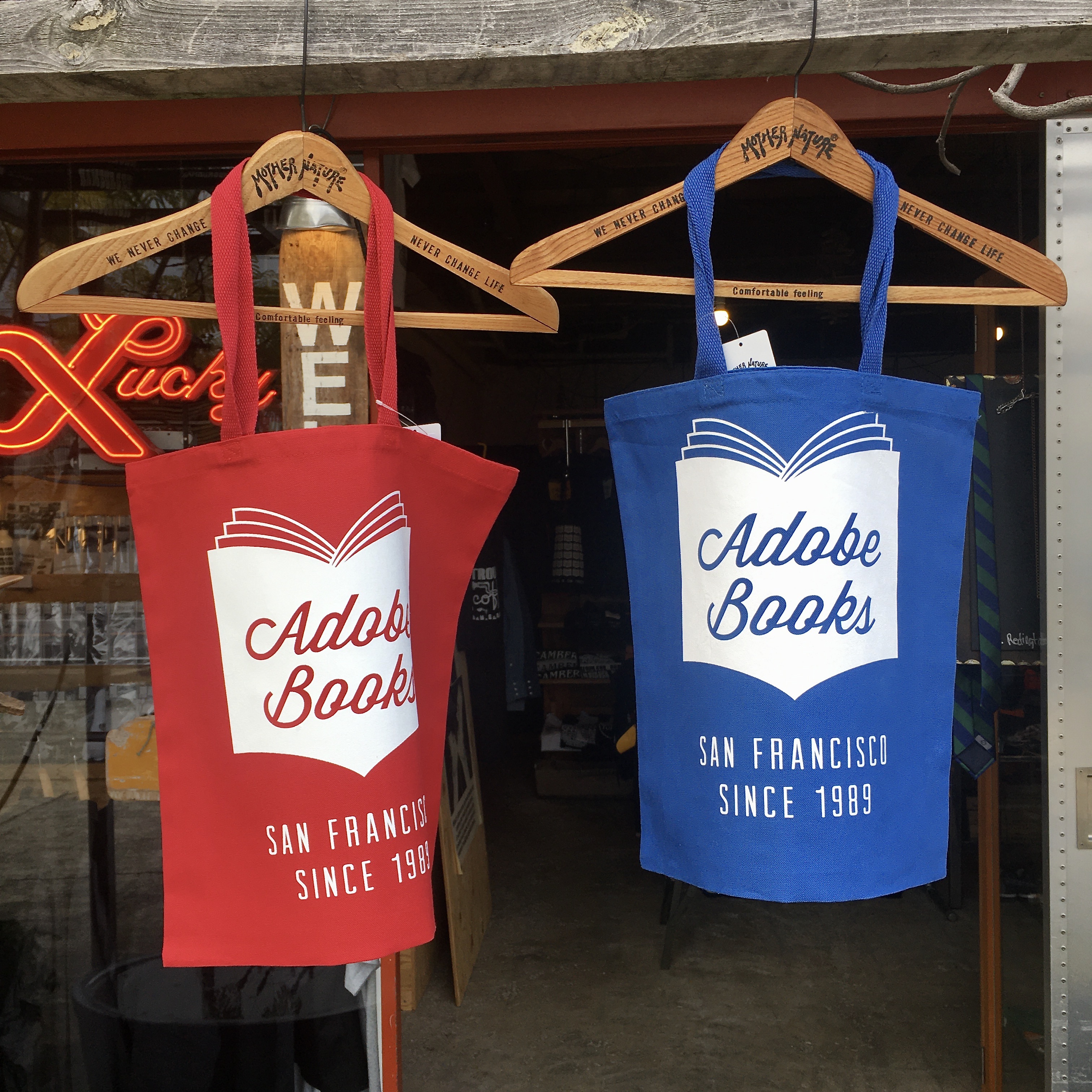 Adobe Books : TOTE BAG /LOGO