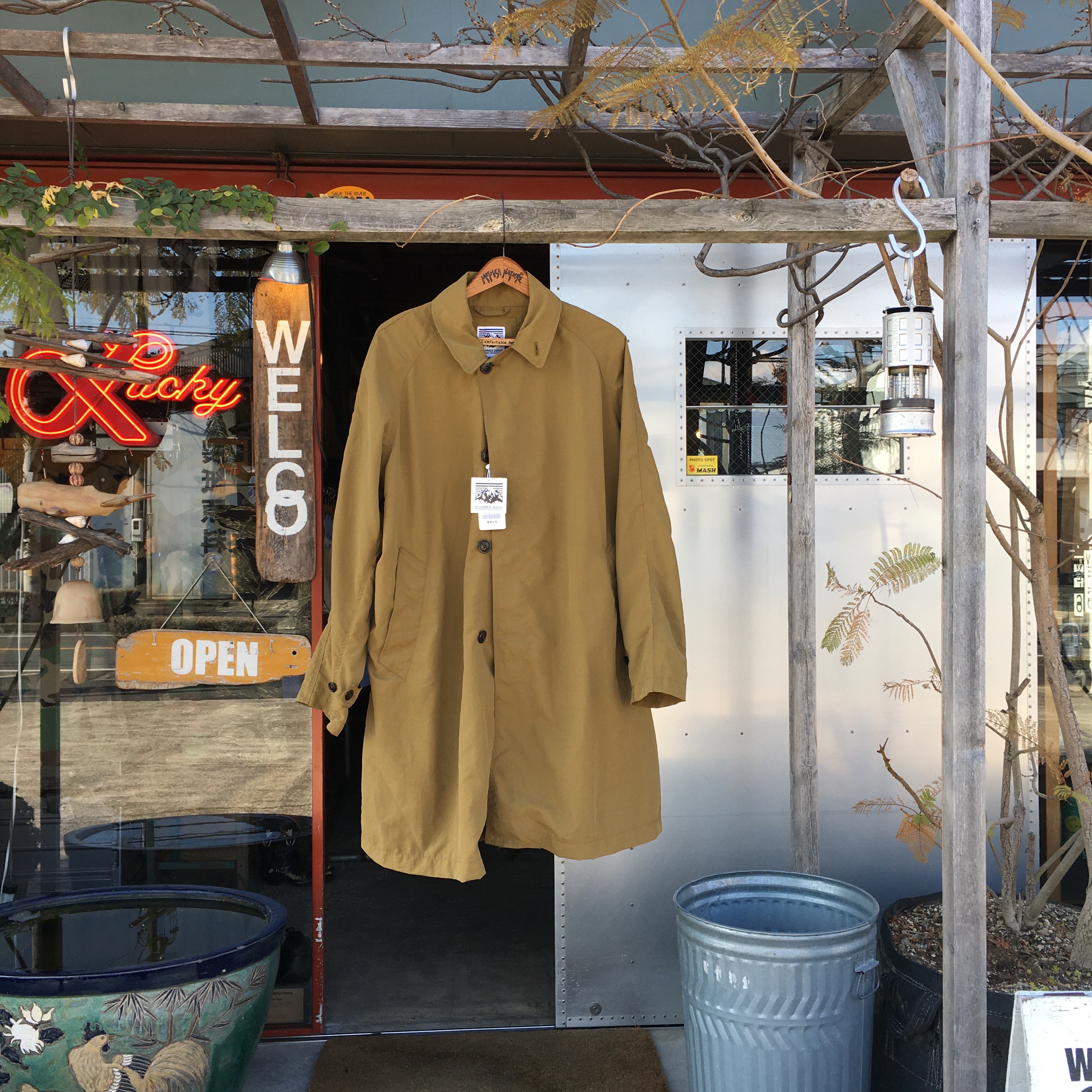 MT.RAINIER DESIGN: MRD WINDSHED PACKABLE OVER COAT