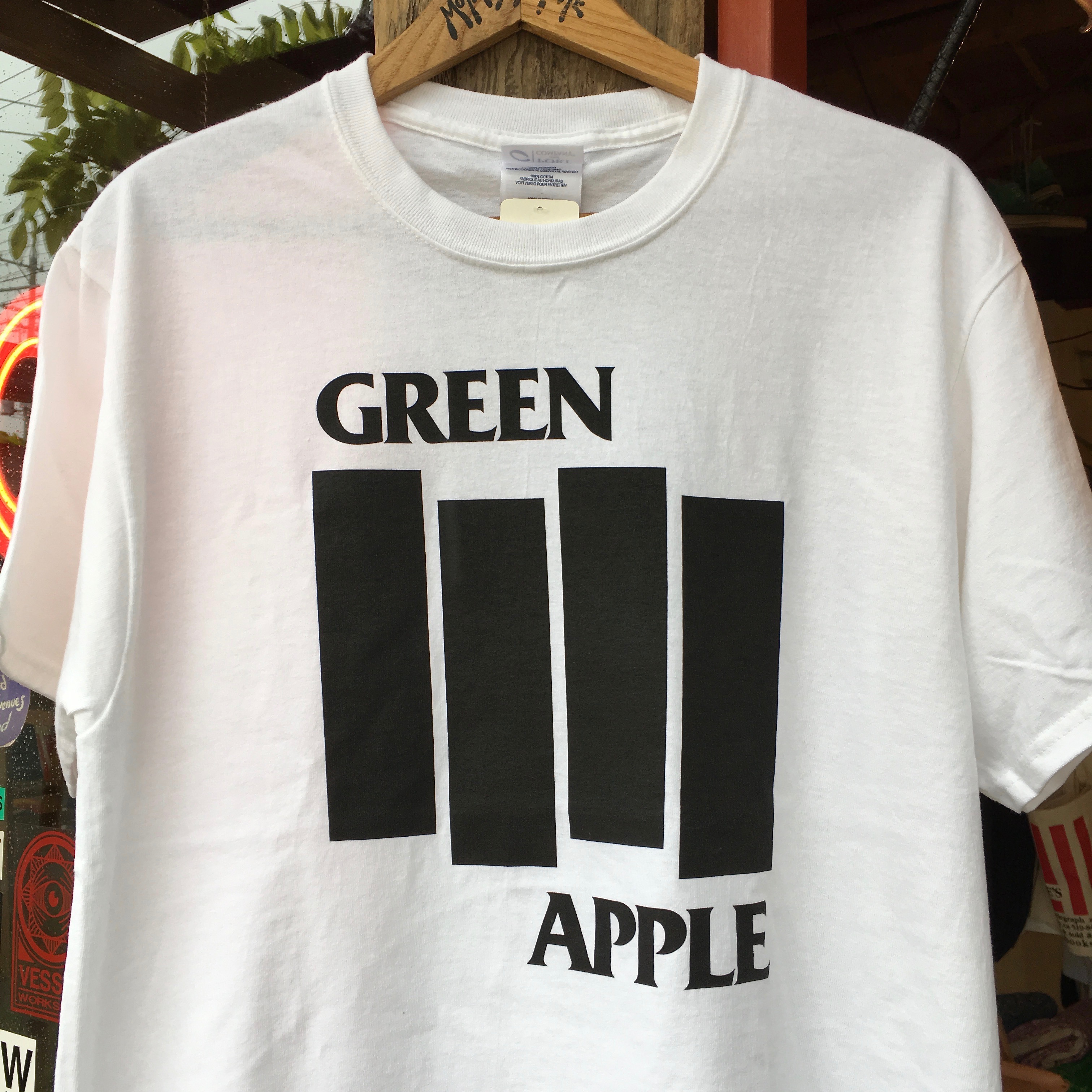 GREEN APPLE BOOKS : FLAGS T-SHIRTS