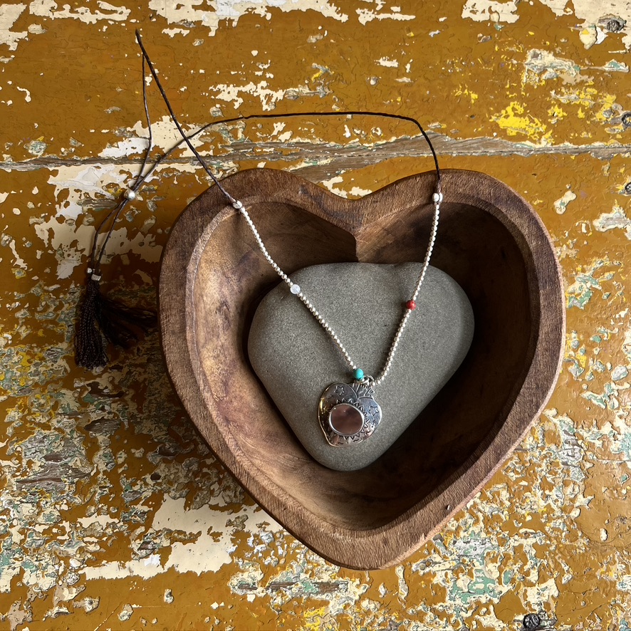 HOLLYWOOD RANCH MARKET : 2003 N1 HOJALATA NECKLACE