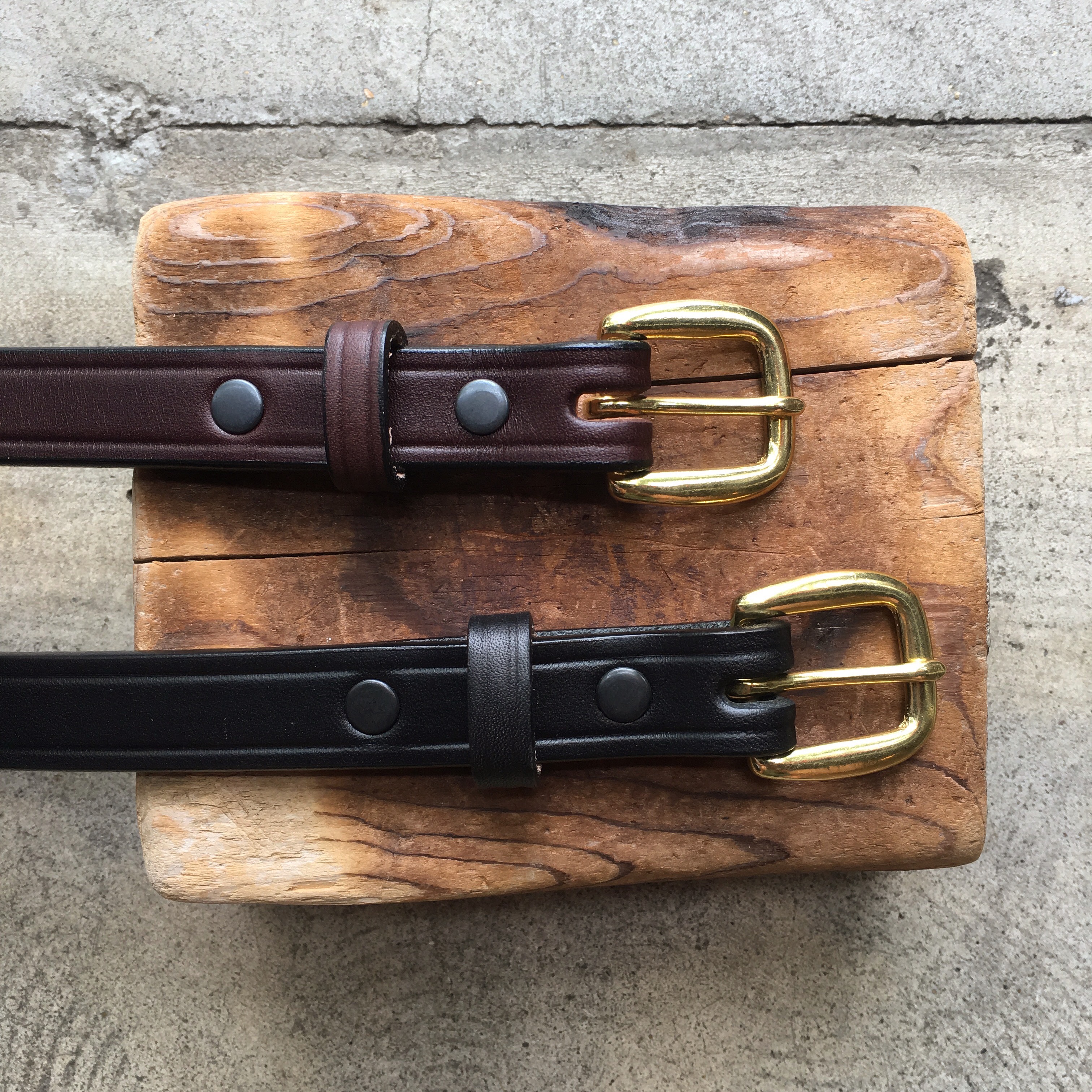  TORY LEATHER : 2132-4 CREASED BELT WITH SNAP 