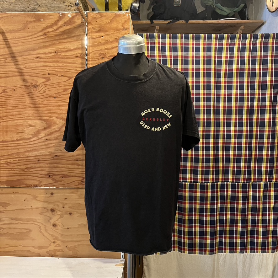 MOE’S BOOKS : LOGO SS T(USED)