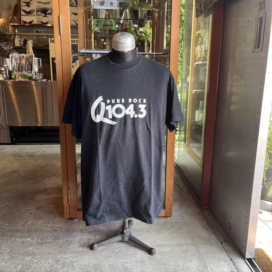 PURE ROCK RADIO Q104.3 : T-SHIRT (USED)