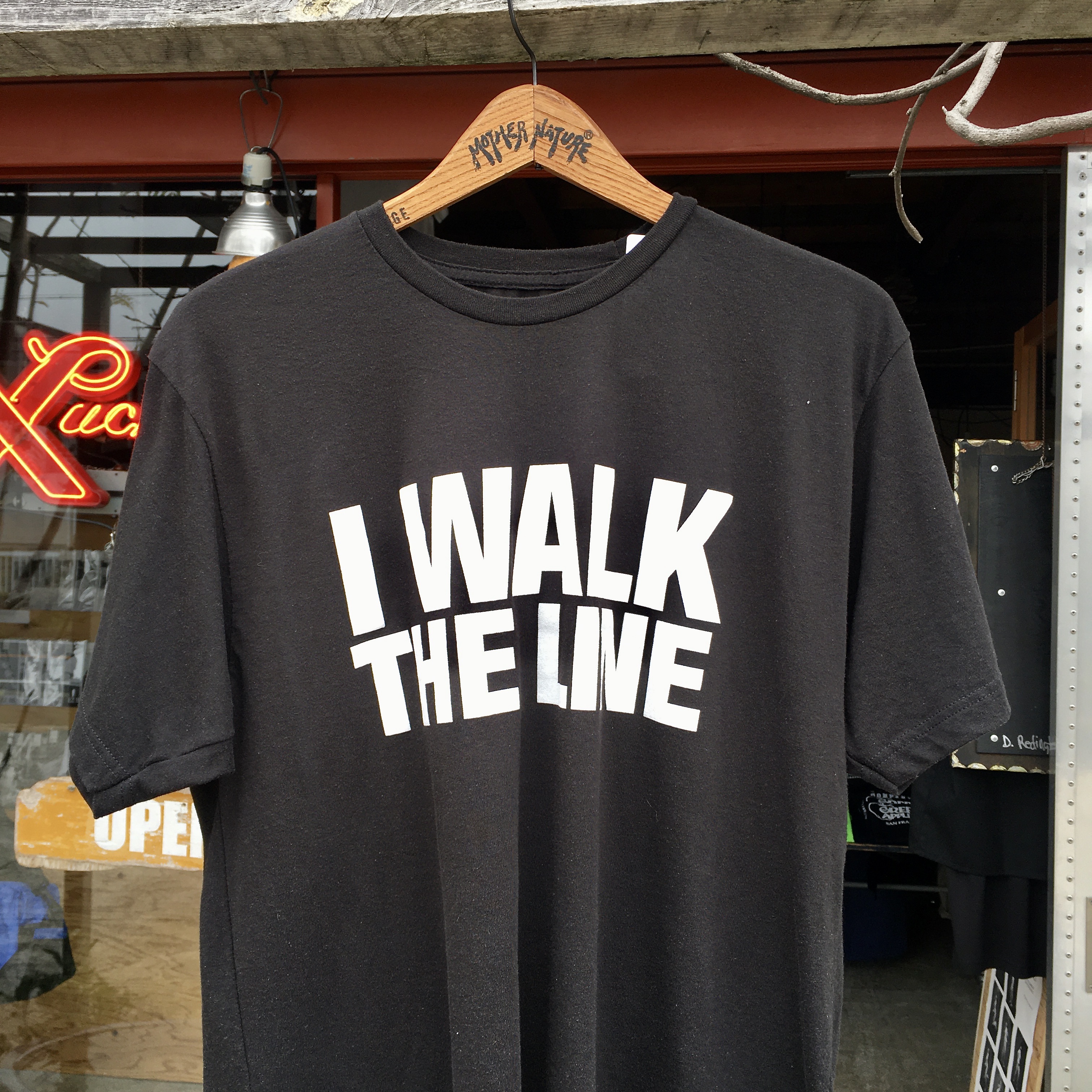 JOHNNY CASH : I WALK THE LINE MENS LIGHTWEIGHT T-S