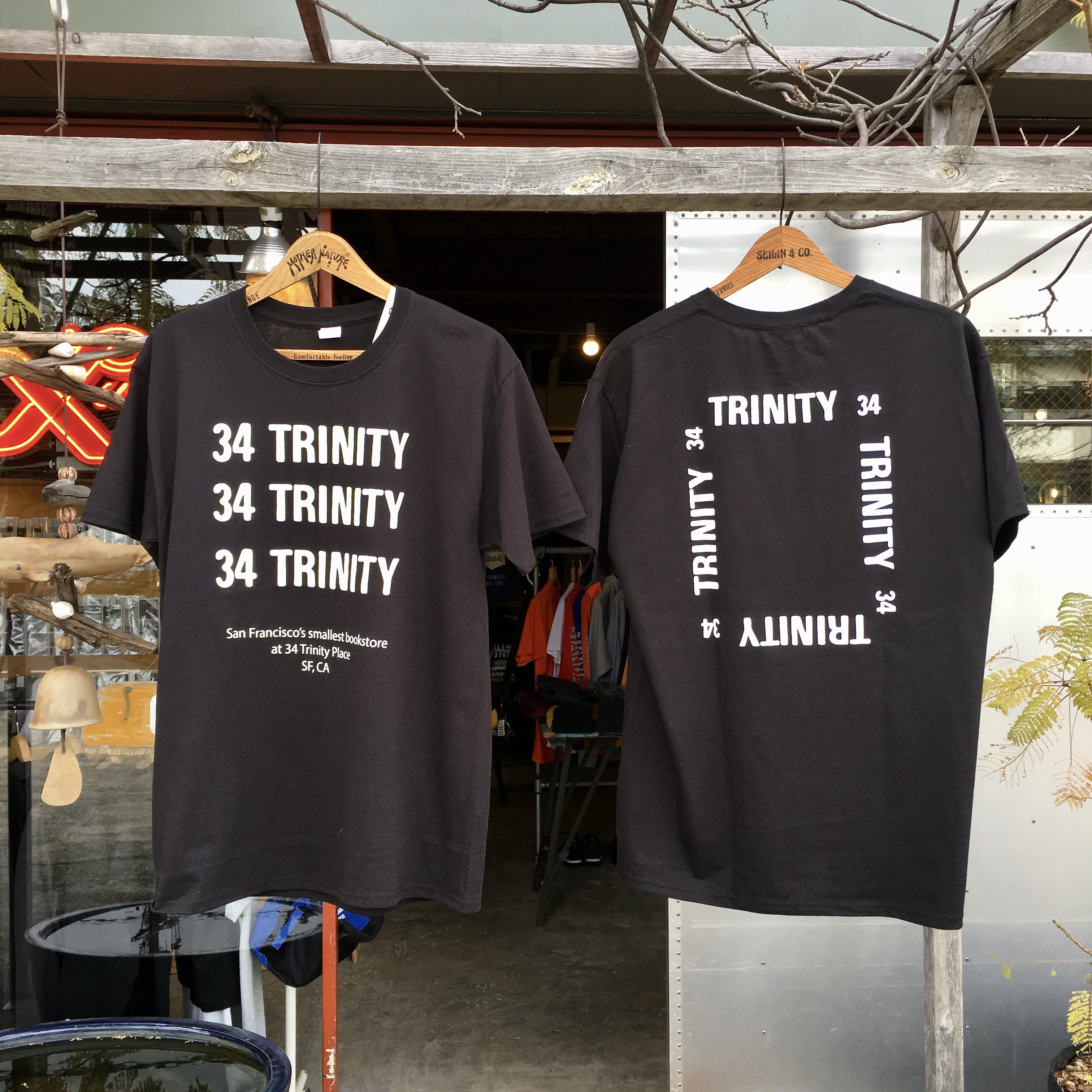  34 TRINITY : T-SHIRTS/LOGO