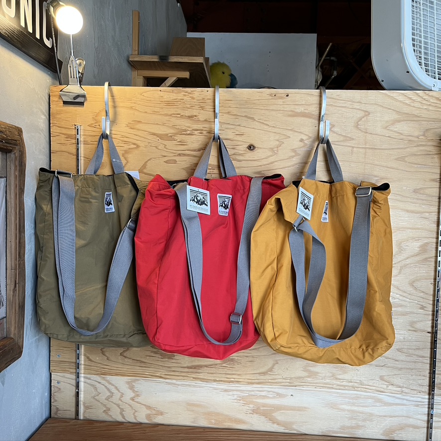 MT.RAINIER DESIGN : 7135U REVERSIBLE ACCESS PACK