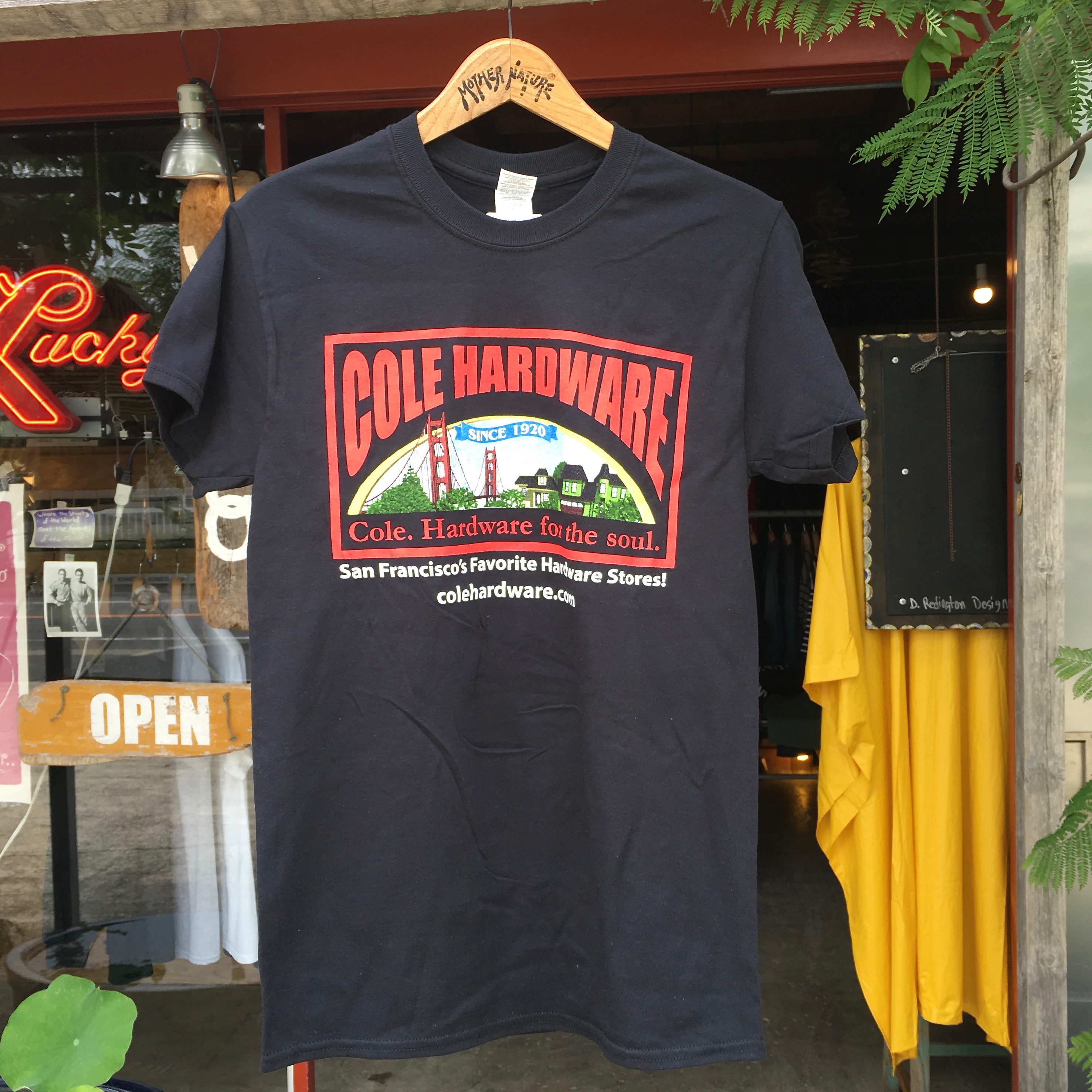 COLE HARDWARE T-SHIRTS/RED LOGO 