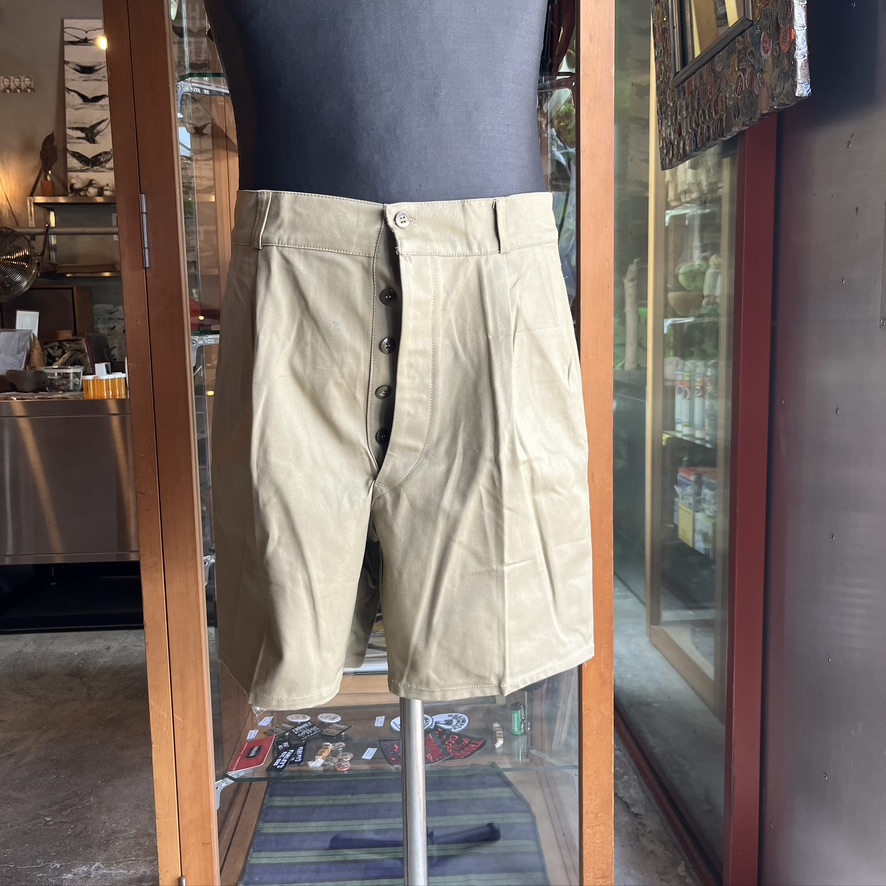 DEADSTOCK ITALIAN ARMY 70’S 2PLEATS CHINO SHORTS
