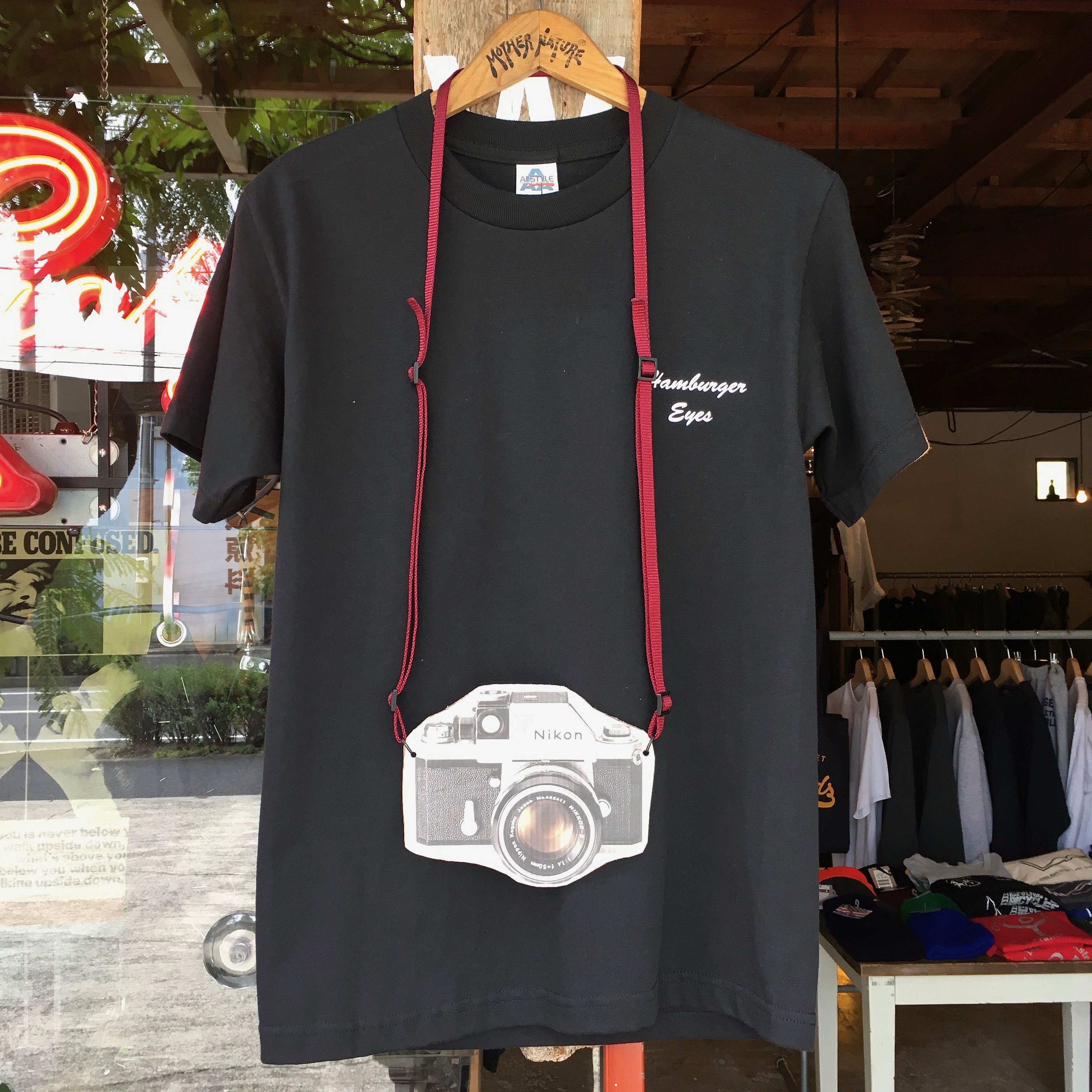 HAMBURGER EYES : ROMKO 3/8" FLAT CAMERA STRAP-CHIR