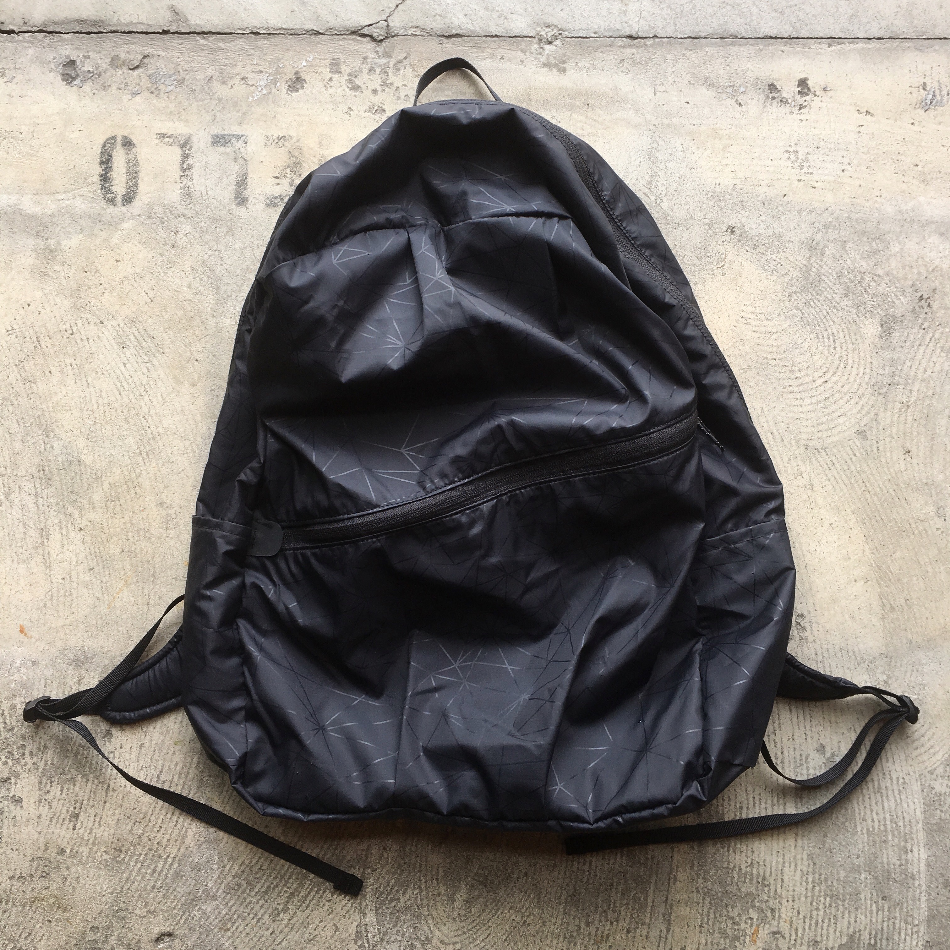 MT RAINIER DESIGN : MRD SPIDERWEB PACKABLE PACK