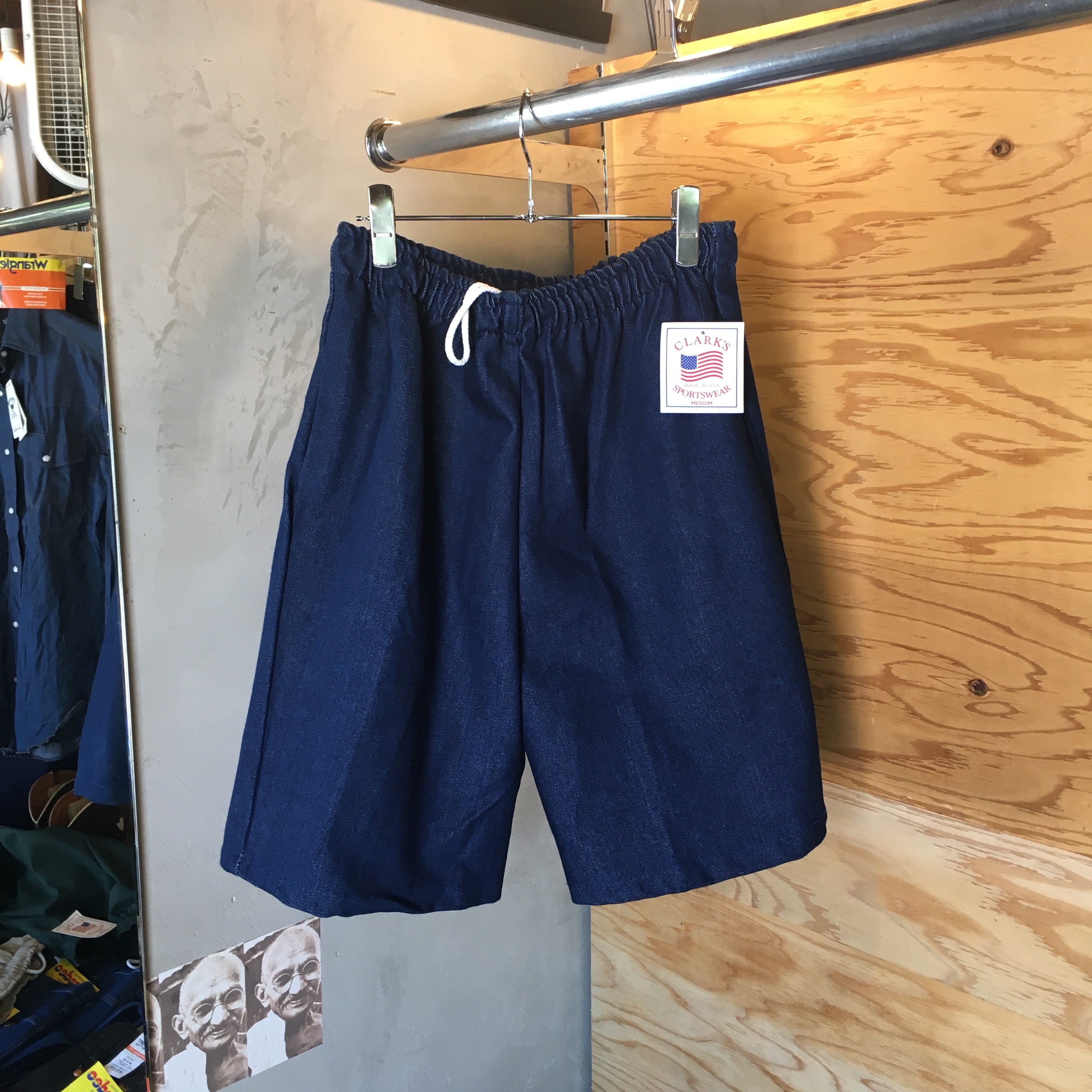 CLARK’S SPORTSWEAR : TWILL SHORTS