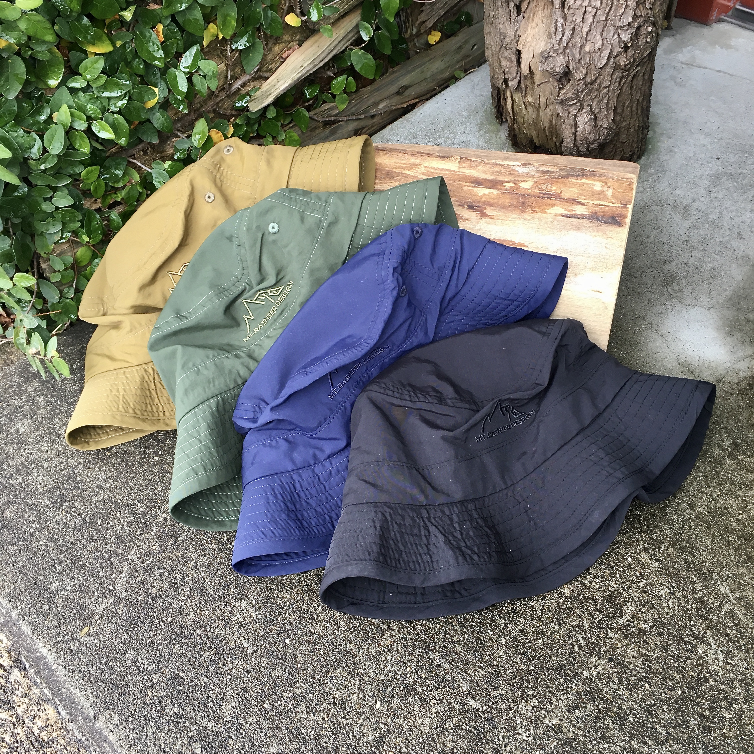 MT.RAINIER DESIGN: MRD WINDSHED PACKABLE OUTING HA
