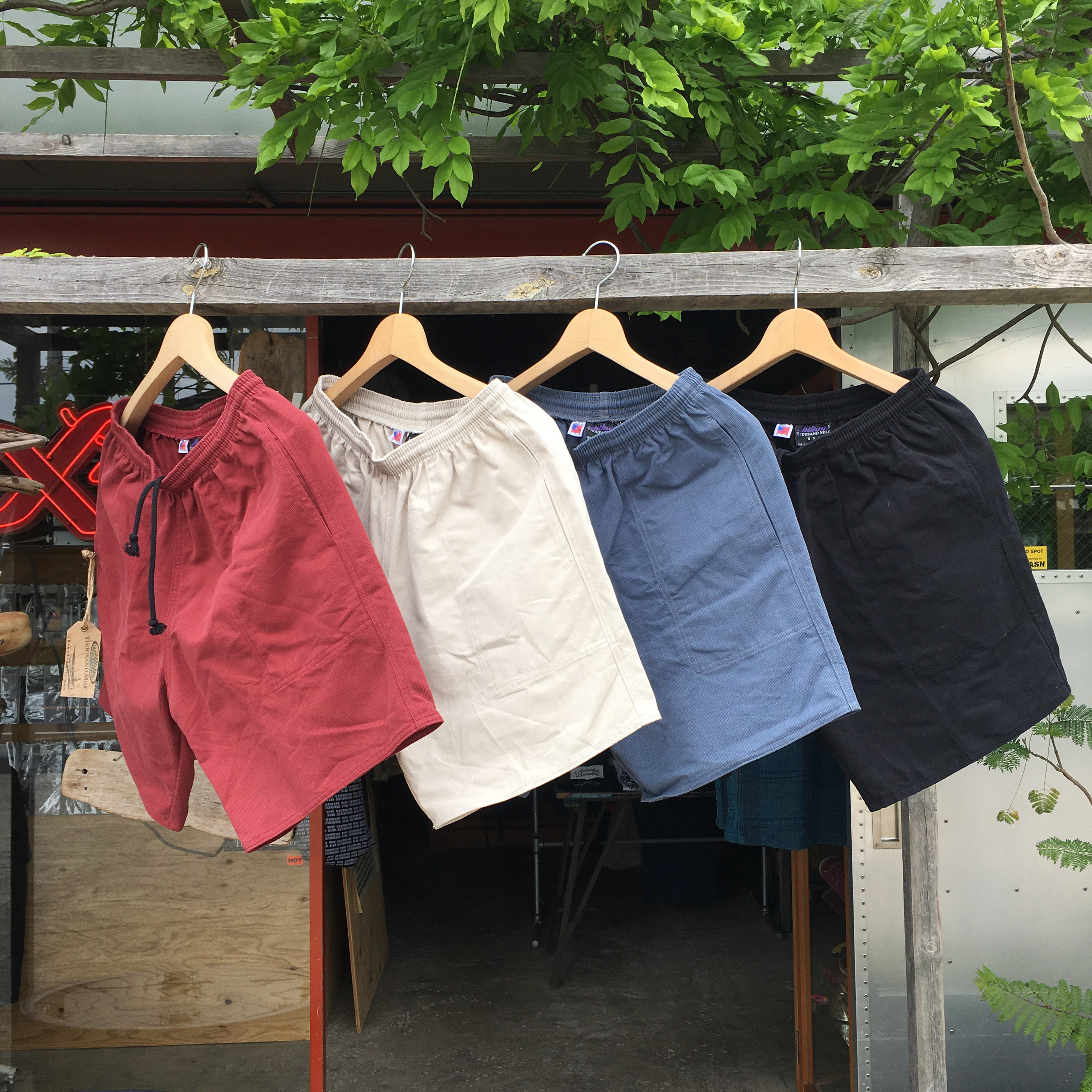 Thousand Mile : COUDUROY SHORTS 