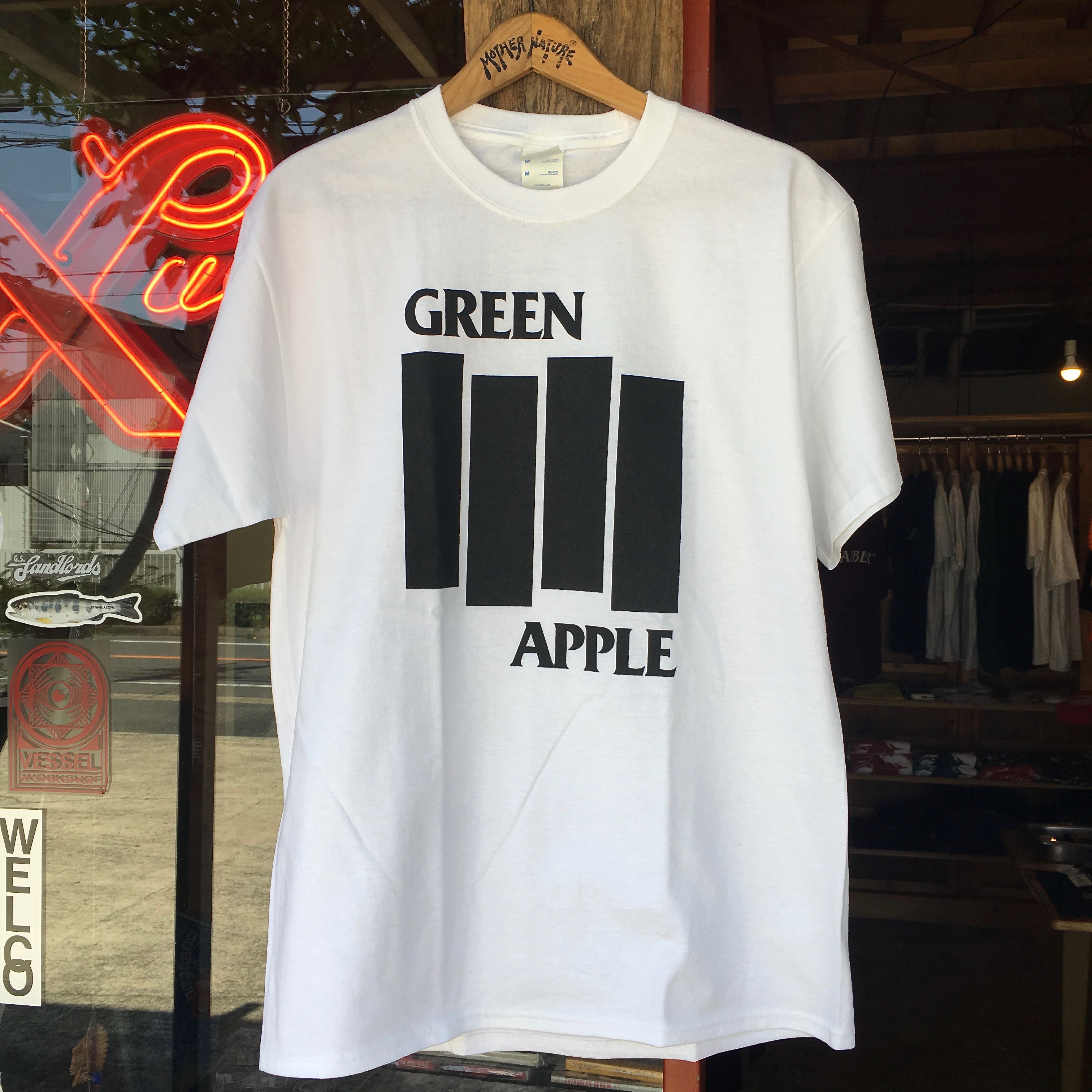 GREEN APPLE BOOKS : FLAGS T-SHIRTS