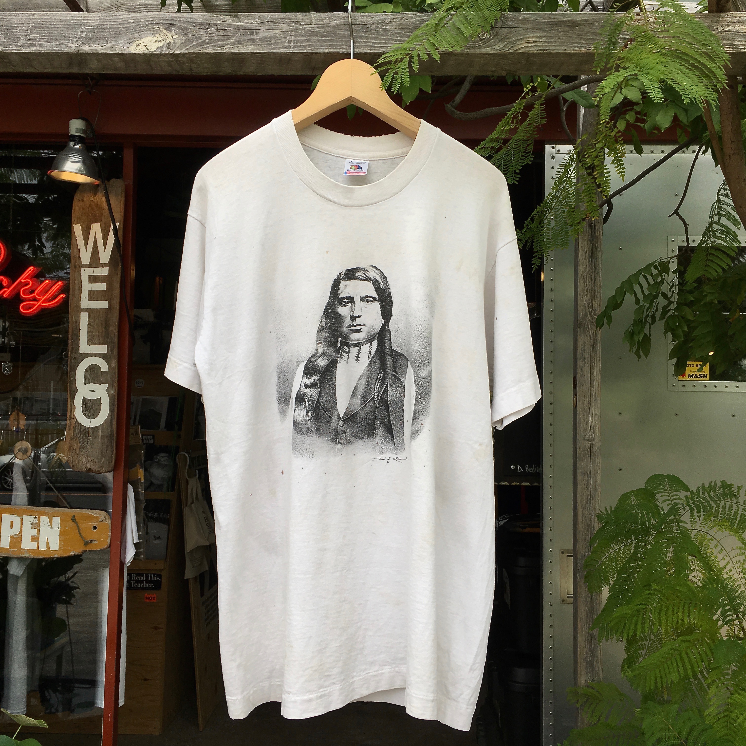 Oglala Lakota Red Shirt VINTAGE T-SHIRTS
