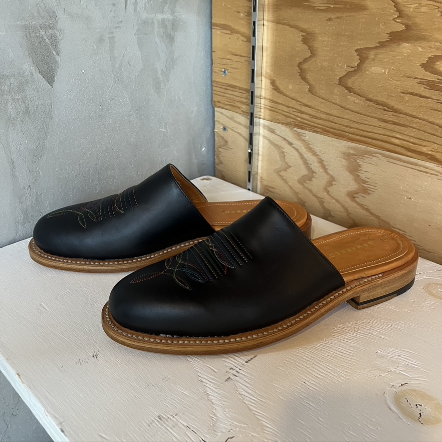 UNMARKED : Slip on Sandal