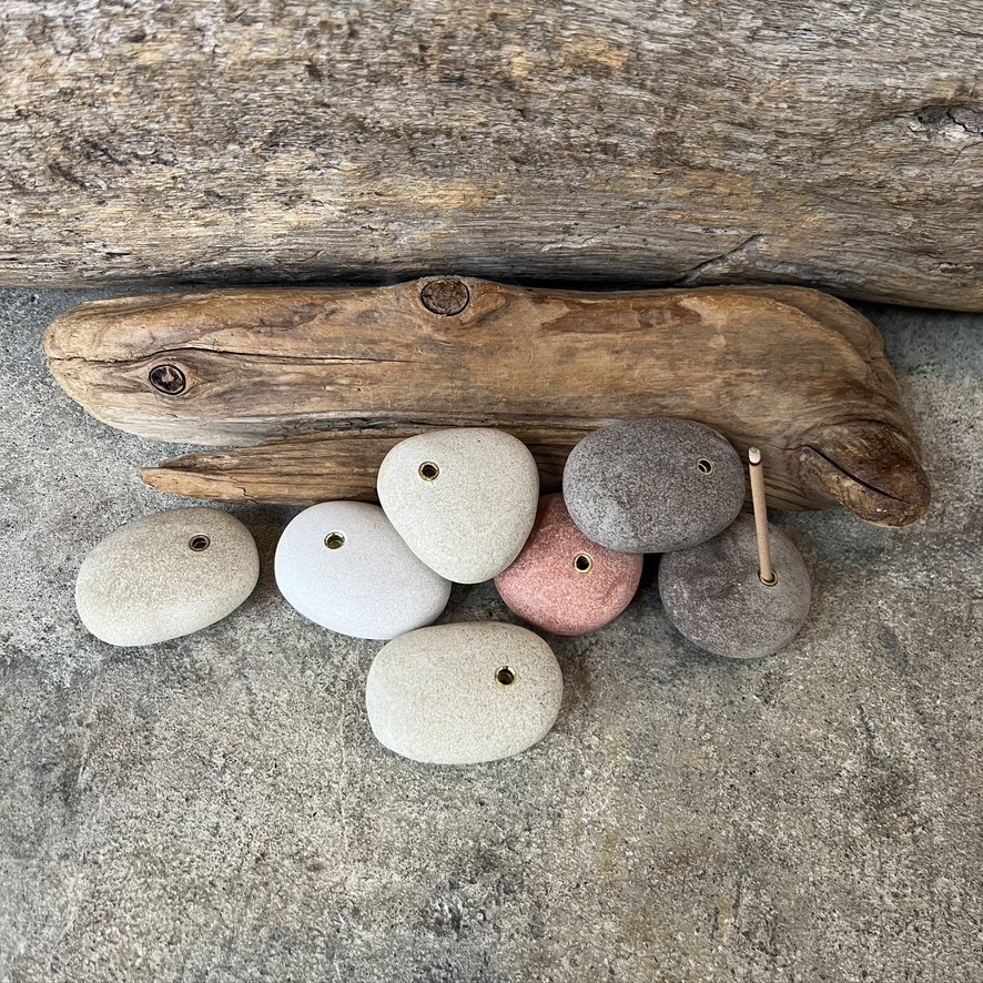 noun : Primitive Clay Incense Holder / Diffuser