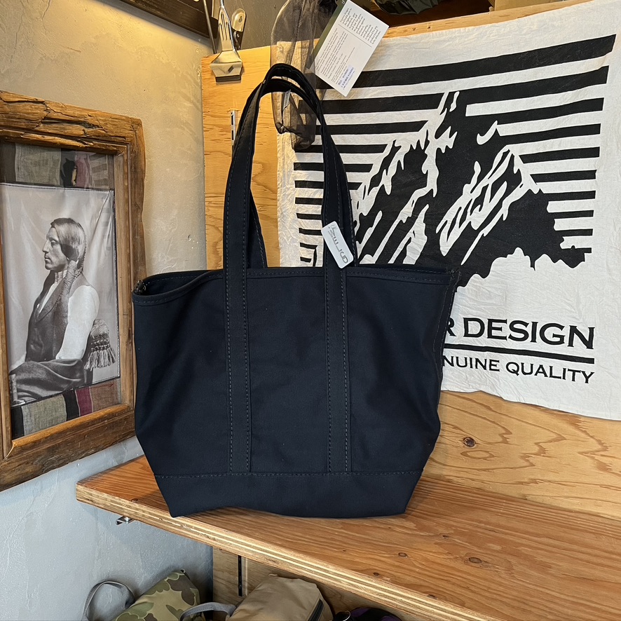 C.R.Daniels.Inc. DANDUX Classic Coal Bag