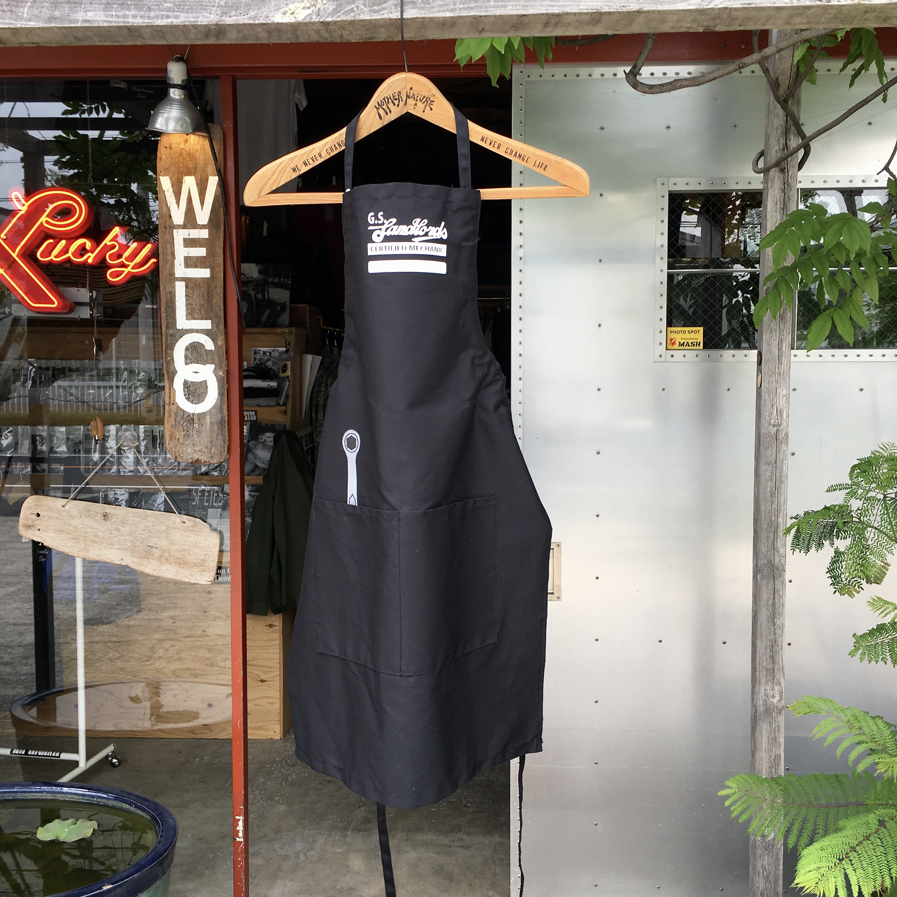 G.S.Landlords : SHOP APRONS