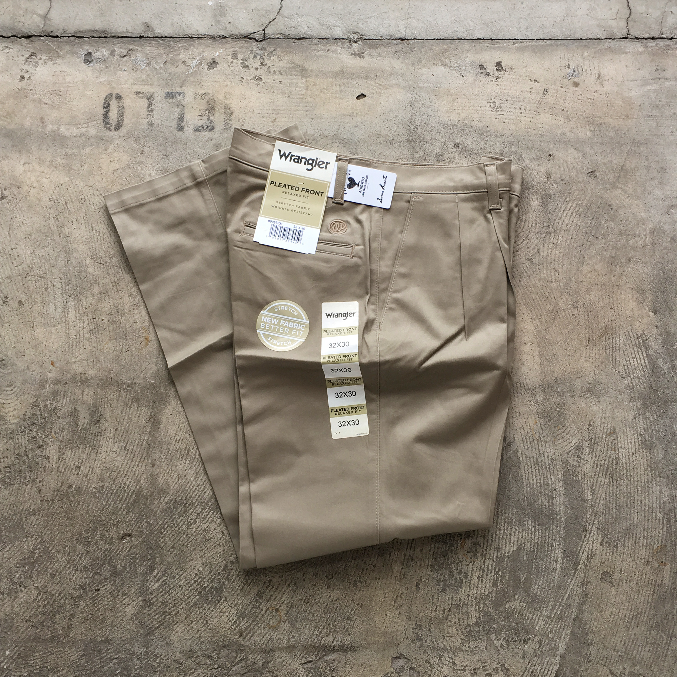 WRANGLER : PLEATED FRONT PANTS