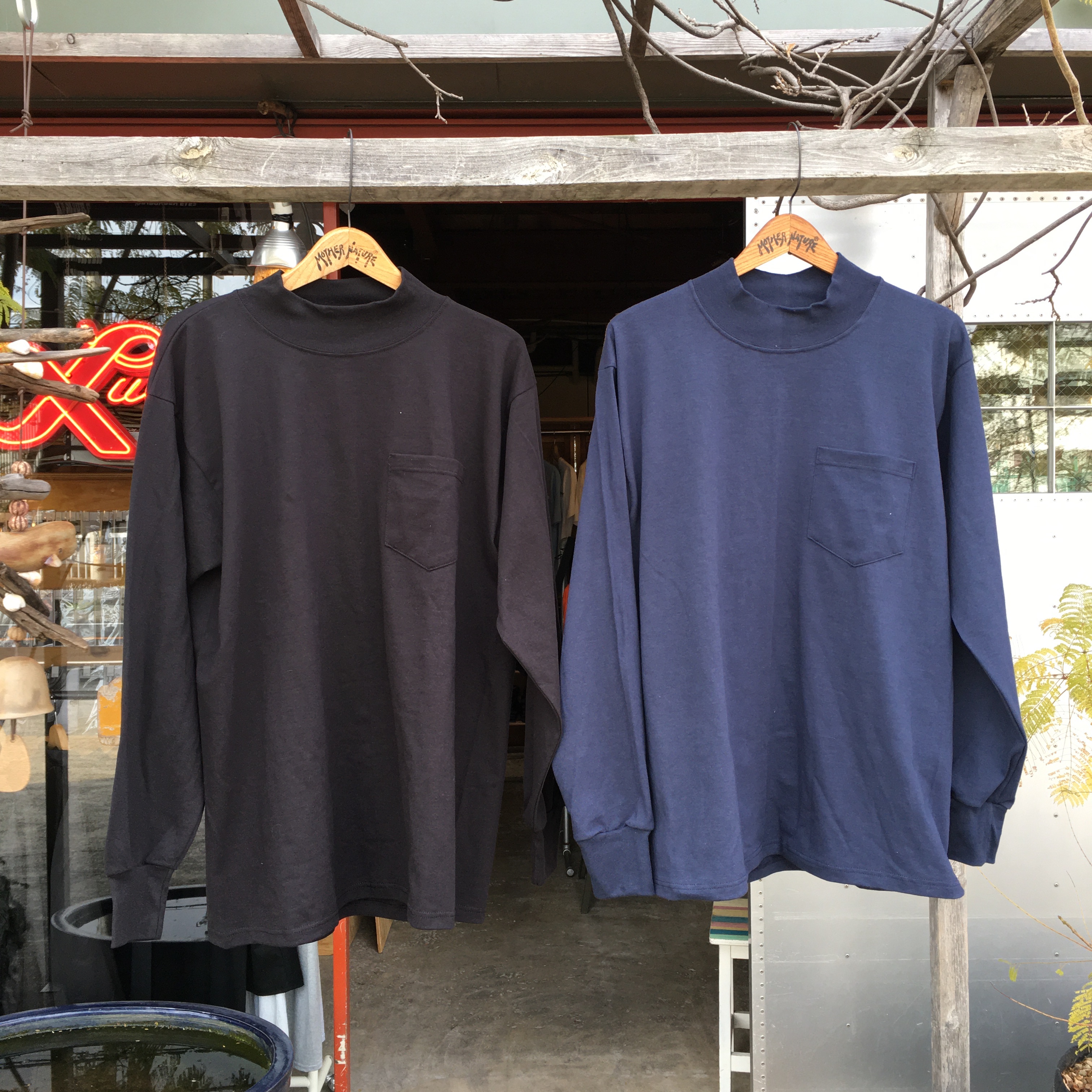 LIFEWEAR : USA MADE 5.5OZ MOCKNECK T W/POCKET