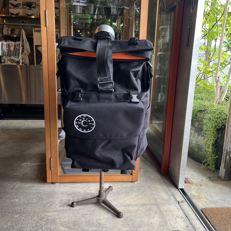 ZODIAC BAGGAGE : Medium Roll Top
