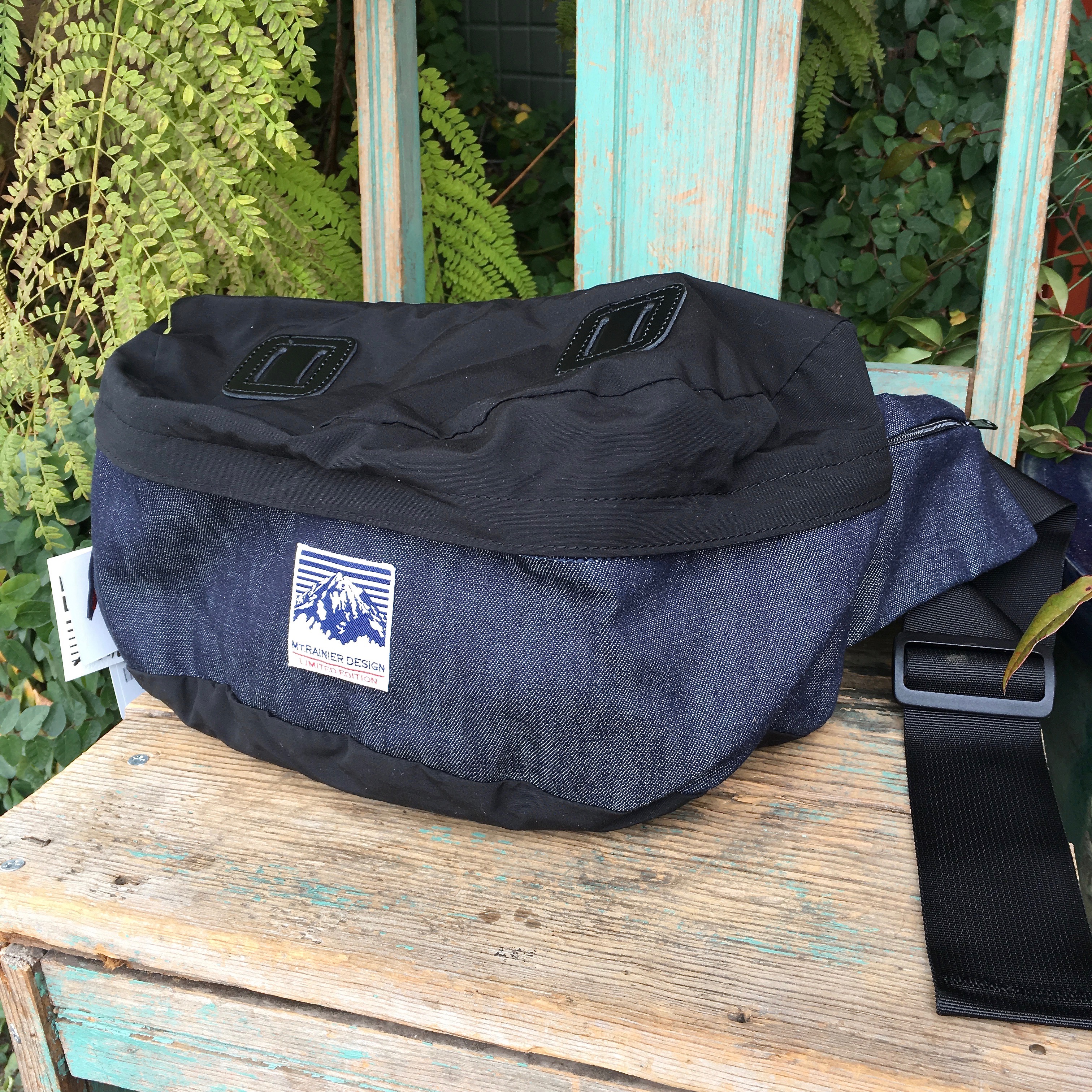 MT RAINIER DESIGN/BLUE BLUE：DENIM COMBI FUNNY PACK