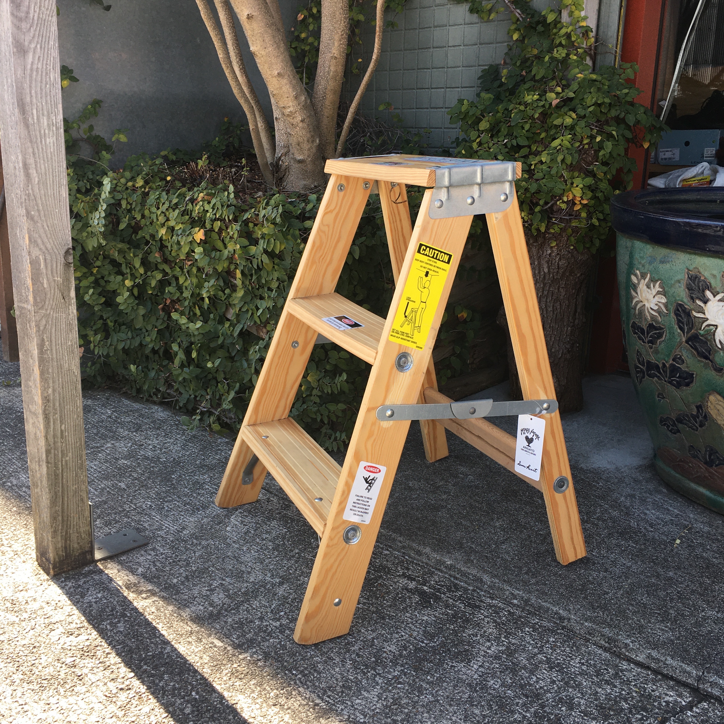  Michigan Ladder Company ：2 STEP WOOD LADDER
