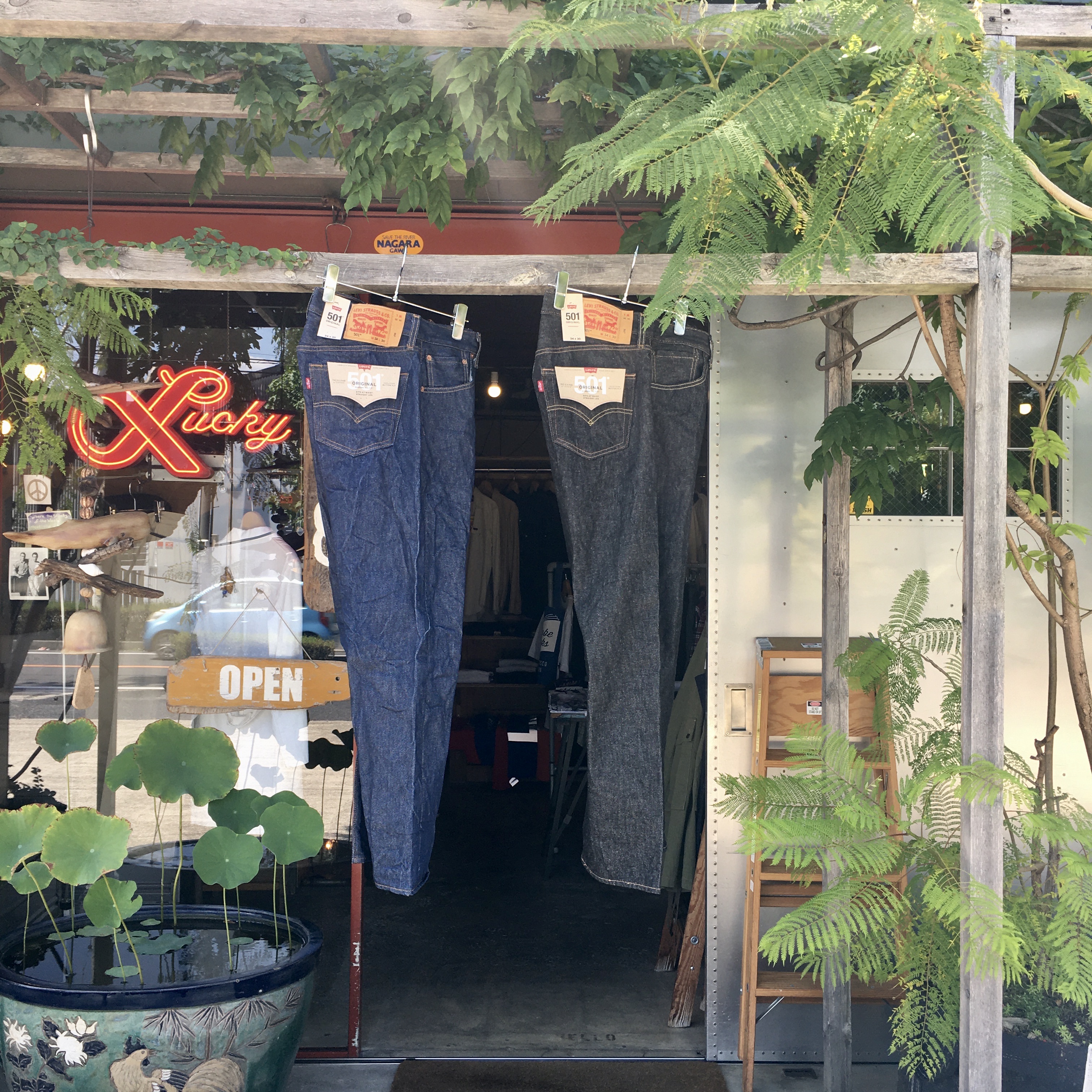 LEVI’S 501 ORIGINAL FIT JEANS