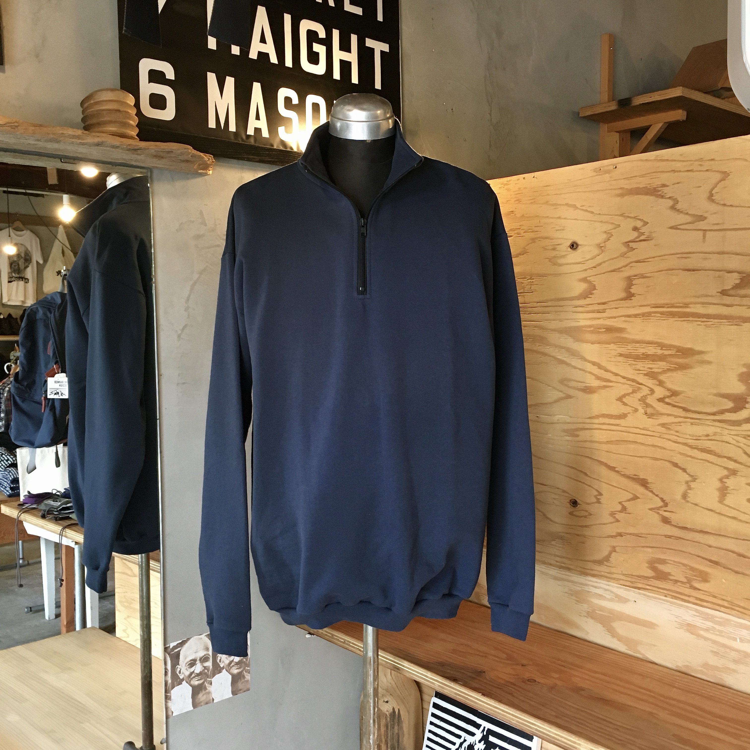 UNION LINE : QUARTER ZIP SWEATSHIRT