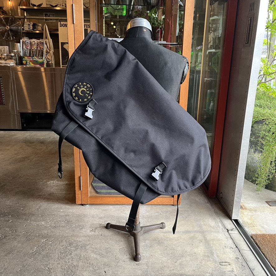 ZODIAC BAGGAGE : Medium Sling