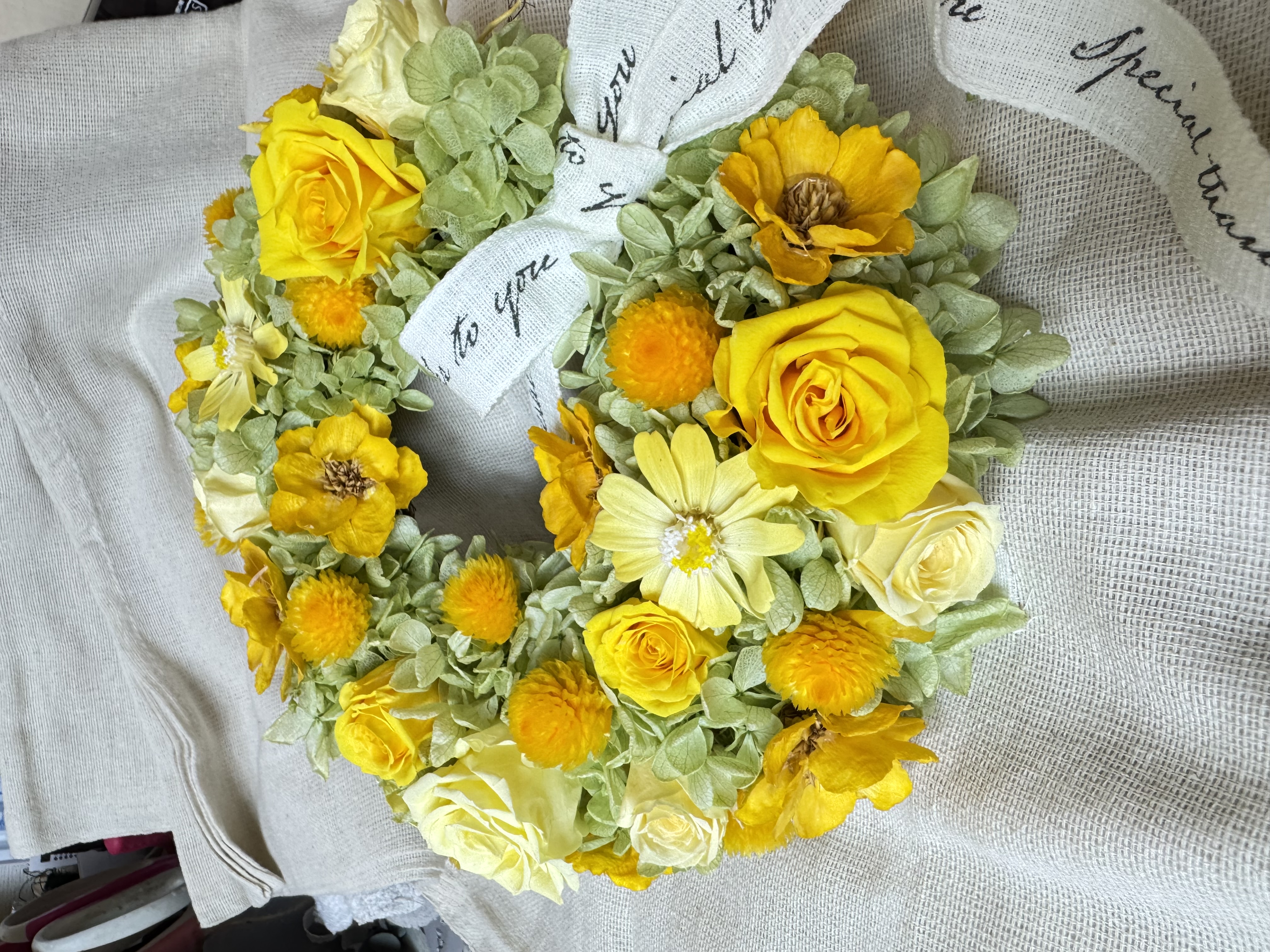 街のお花屋さんで働きながら、自分のフラワーデザインを販売する理由