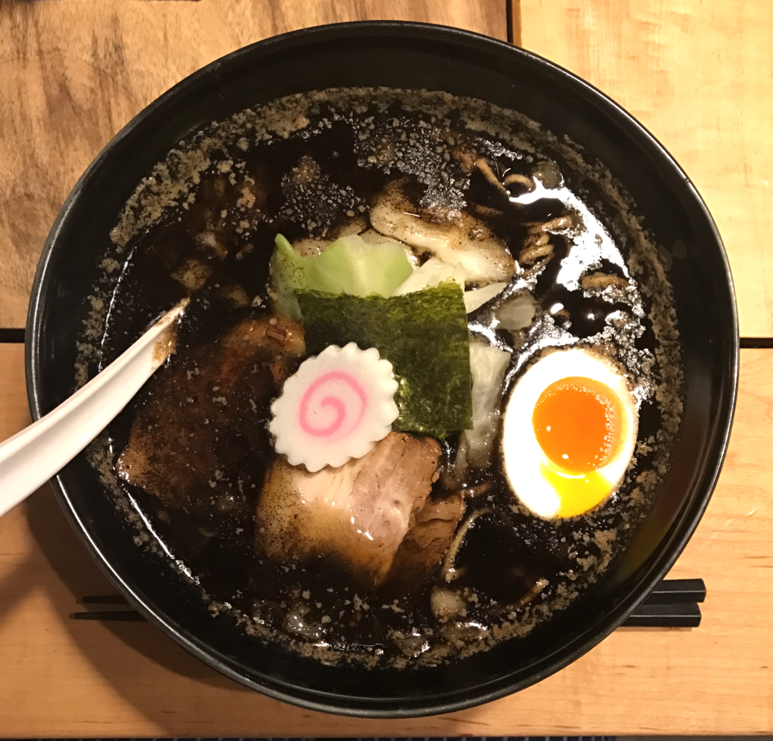 五行の焦がし味噌ラーメンアツアツで美味しい