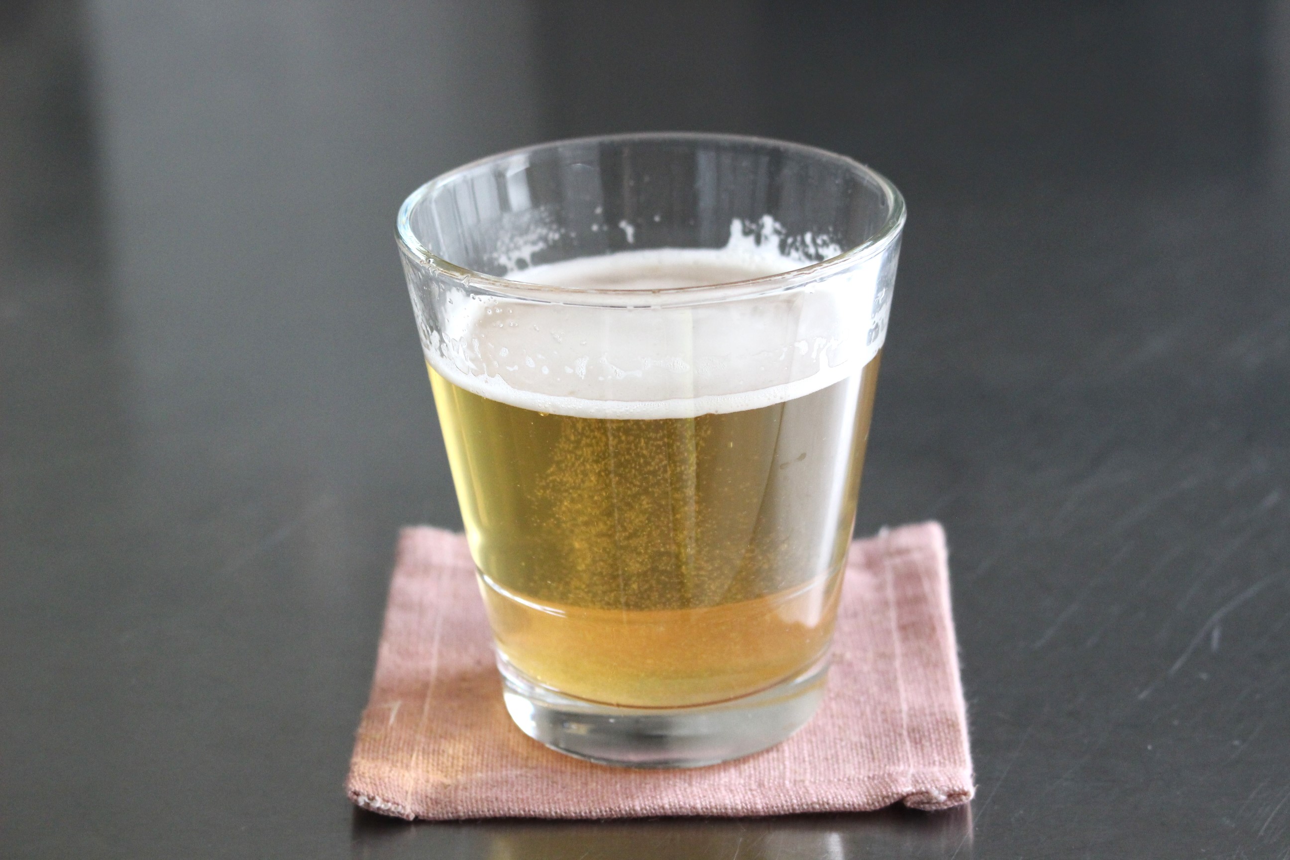 糖質オフ「りんご酢と重曹で作る炭酸水」レシピ
