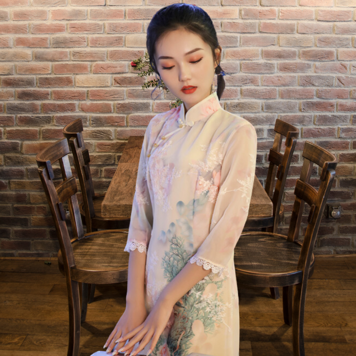 高級感あふれるグレーアオザイ｜優雅な刺繍デザイン｜フォーマル＆カジュアル兼用