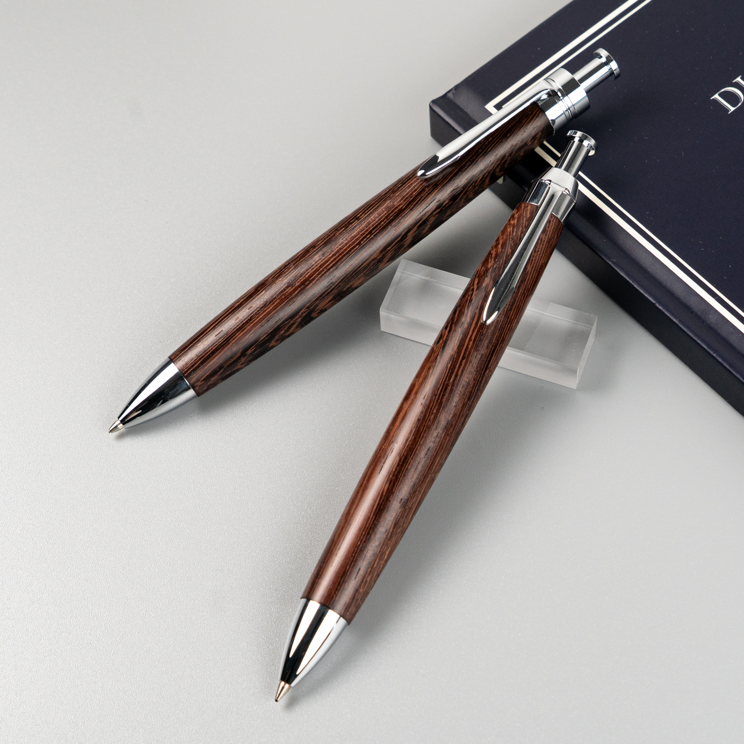 唐木三大銘木・鉄刀木の魅力|Penman JPを新発売