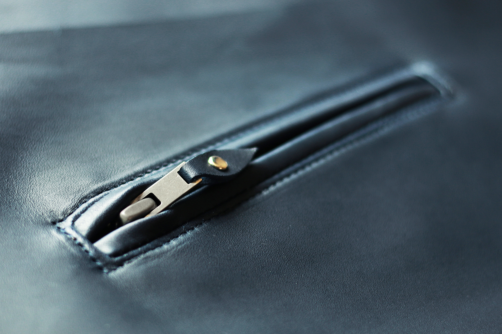 ROYAL NAVY LEATHER