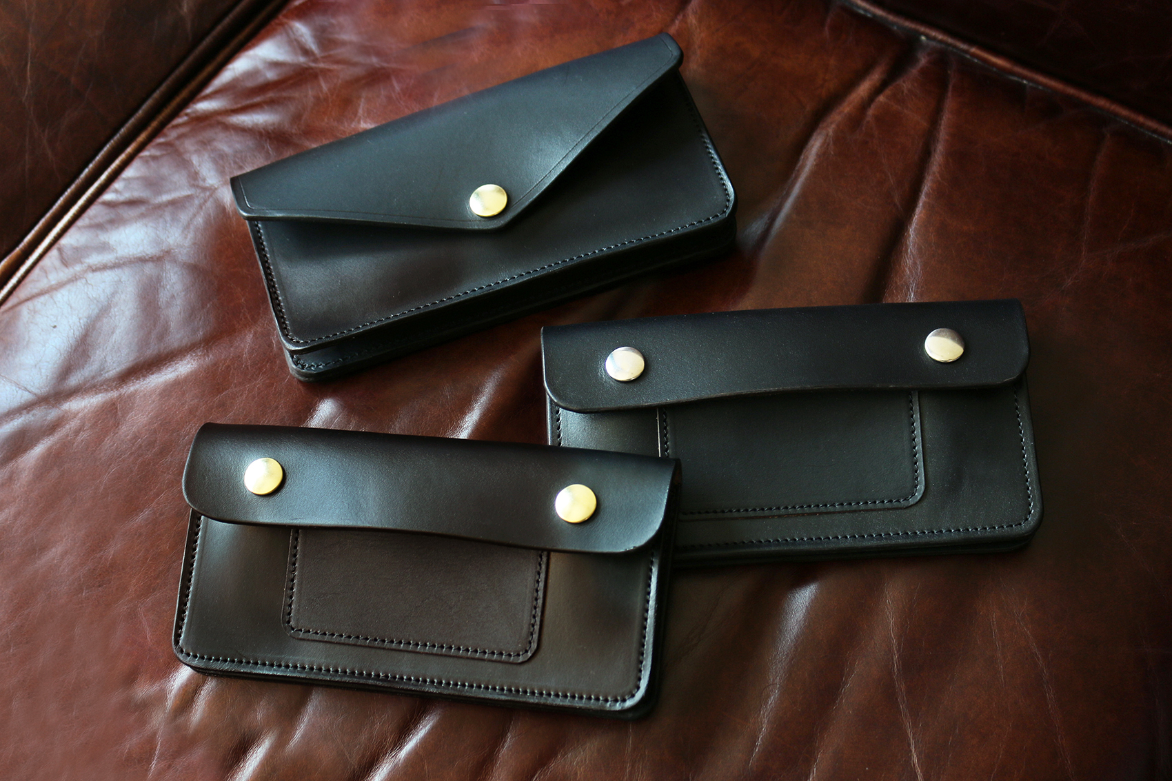 BLACK WALLETS RESTOCK