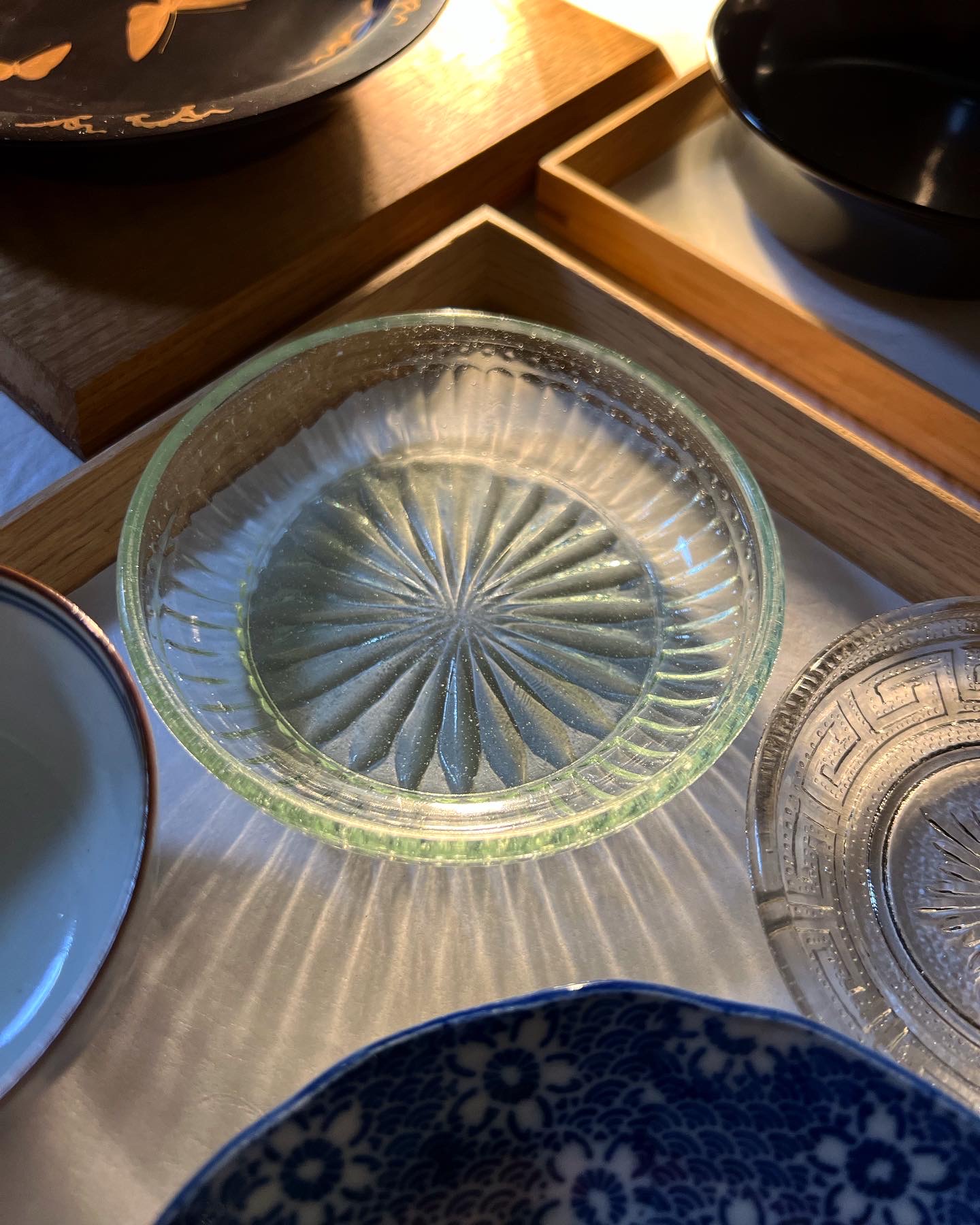 プレスガラス