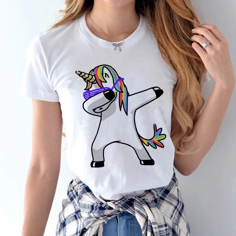 可愛いユニコーンTシャツも