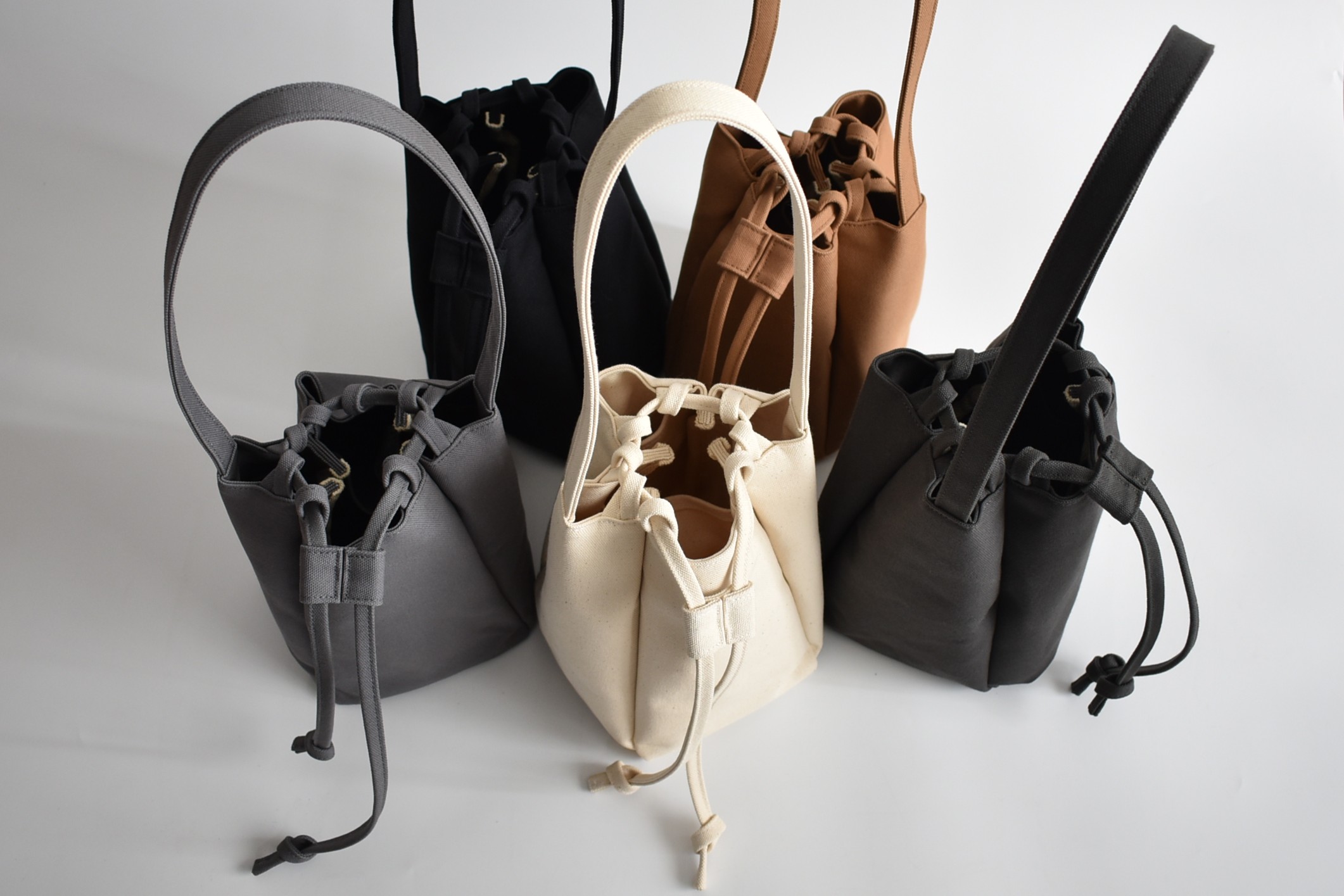 スマートに軽快に。RING MINI TOTE BAG