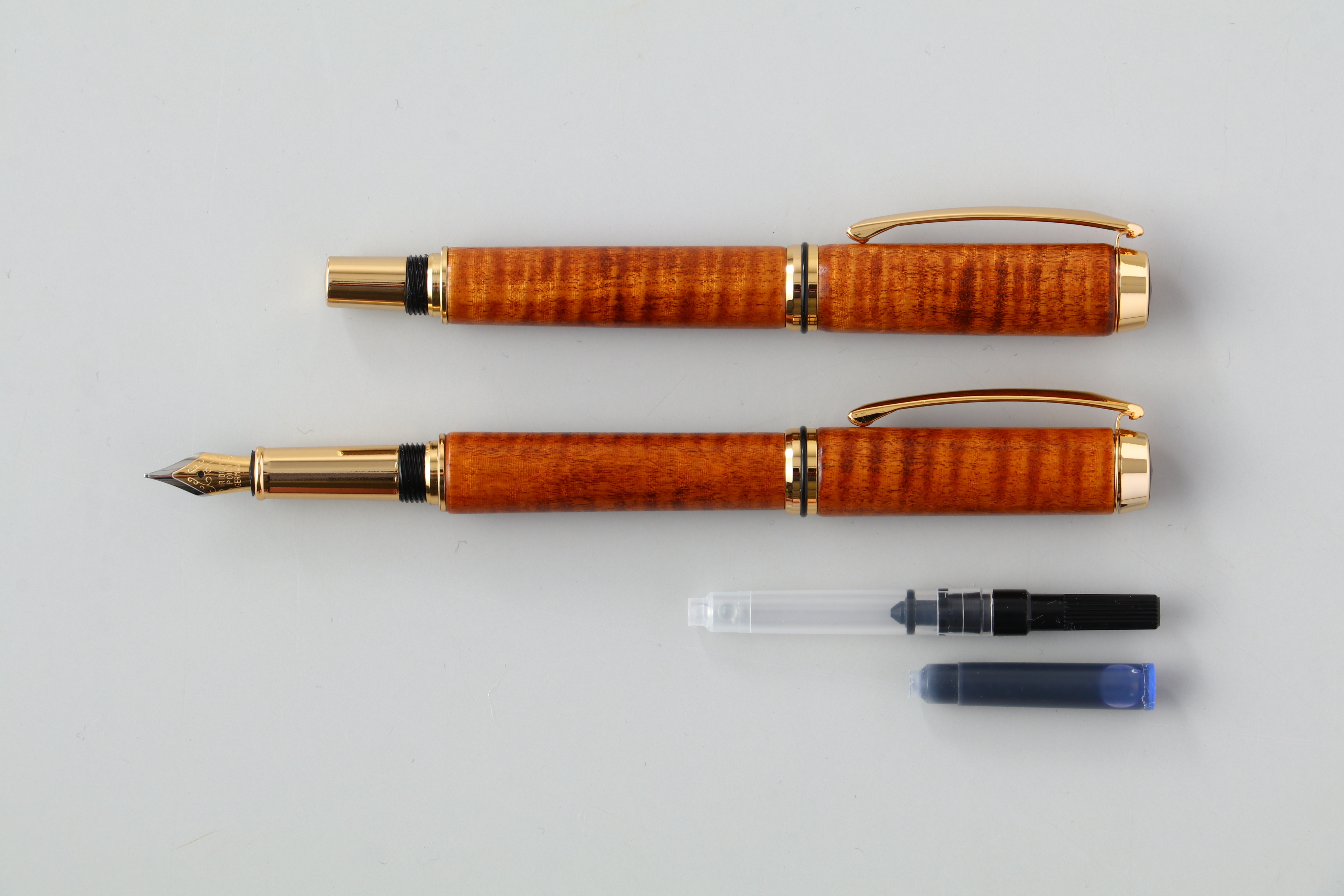 ◎ 天然木・栃(杢)・手作り万年筆(漆仕上げ)