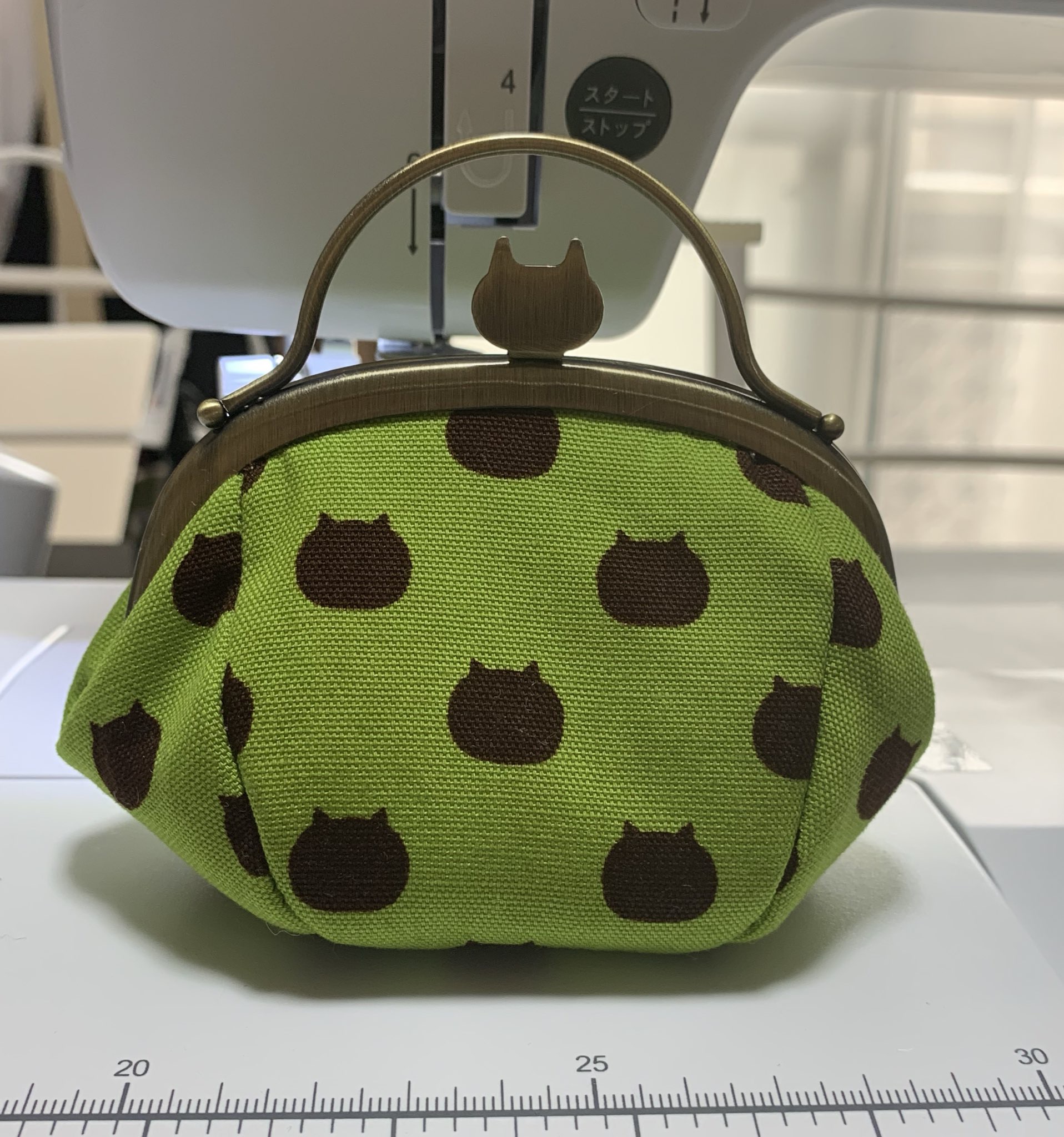 押し口金のがま口ポーチ